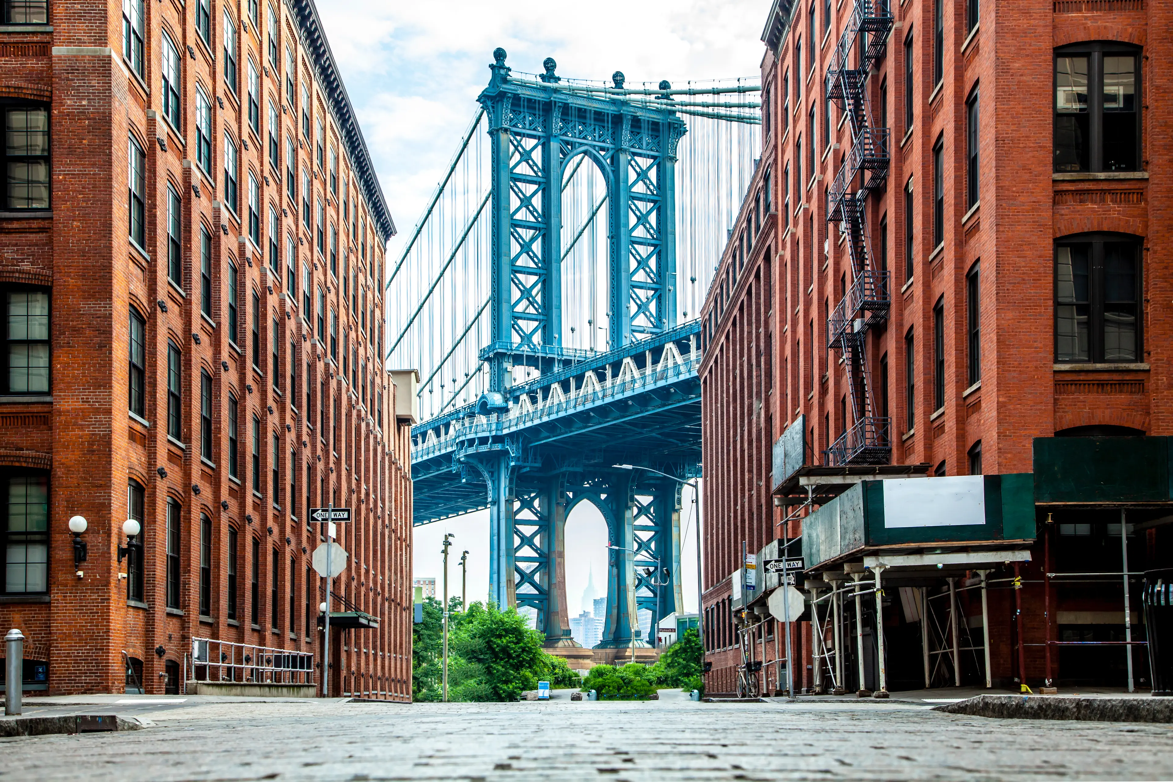 Manhattan Bridge seen from an alley in the Dumbo area of Brooklyn