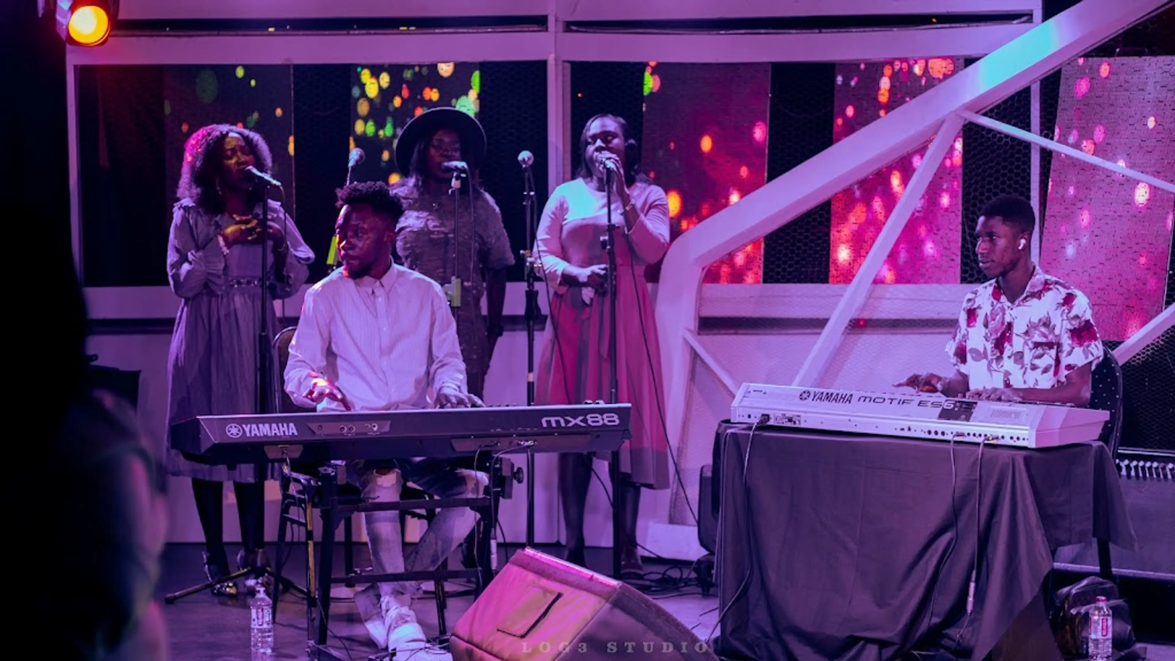 Live Music Show