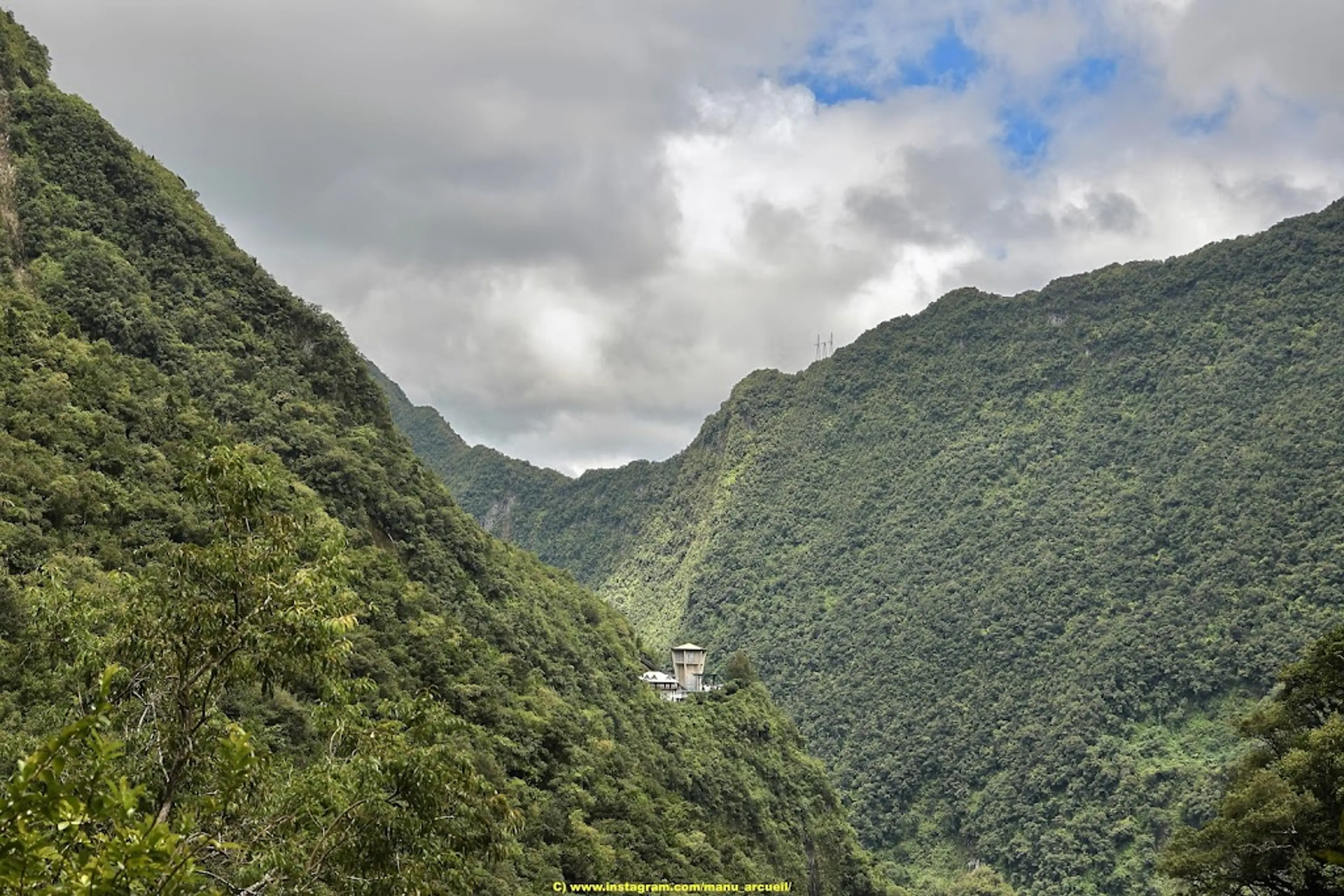 Takamaka hydroelectric power station