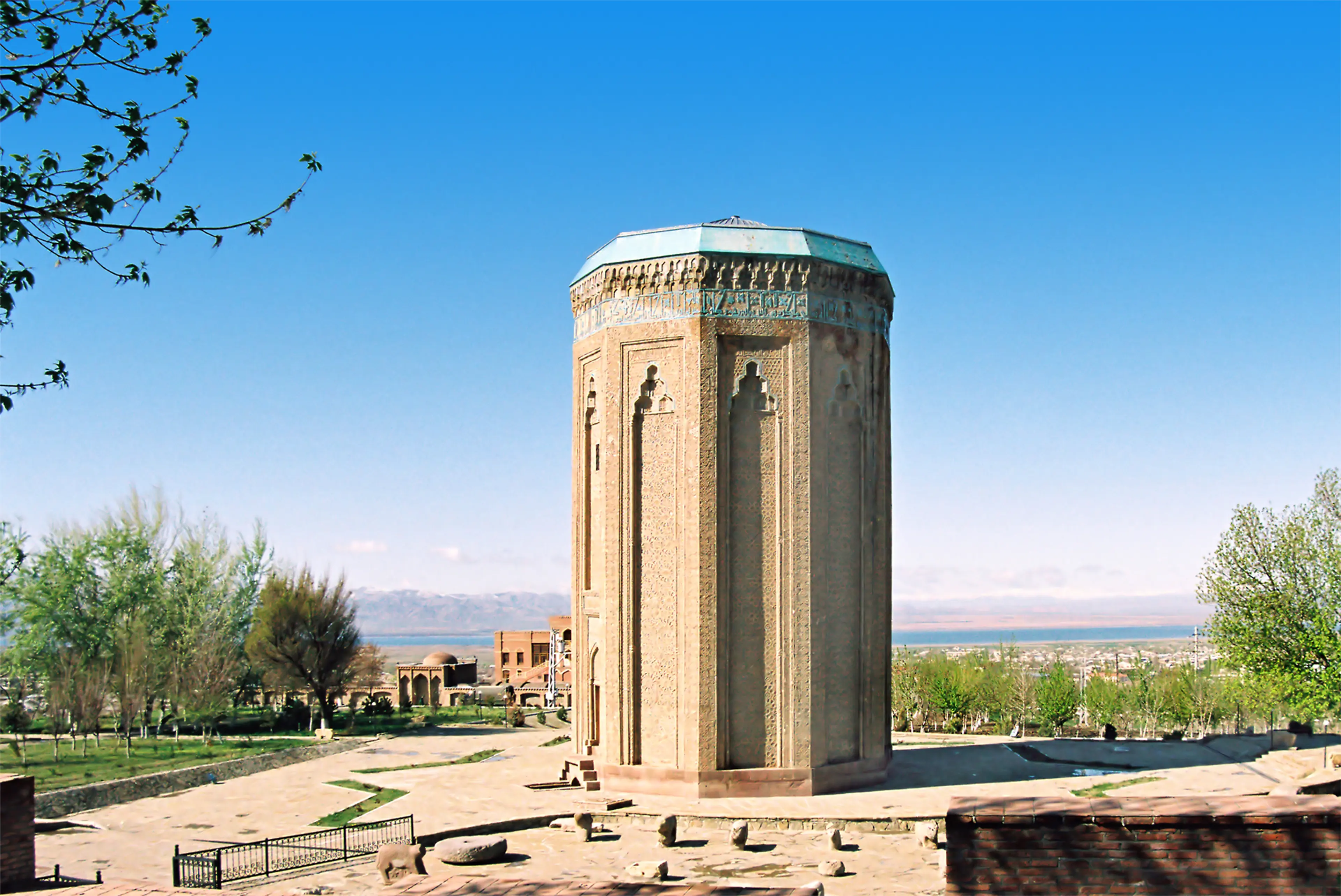 Mausoleum of Momine Khatun