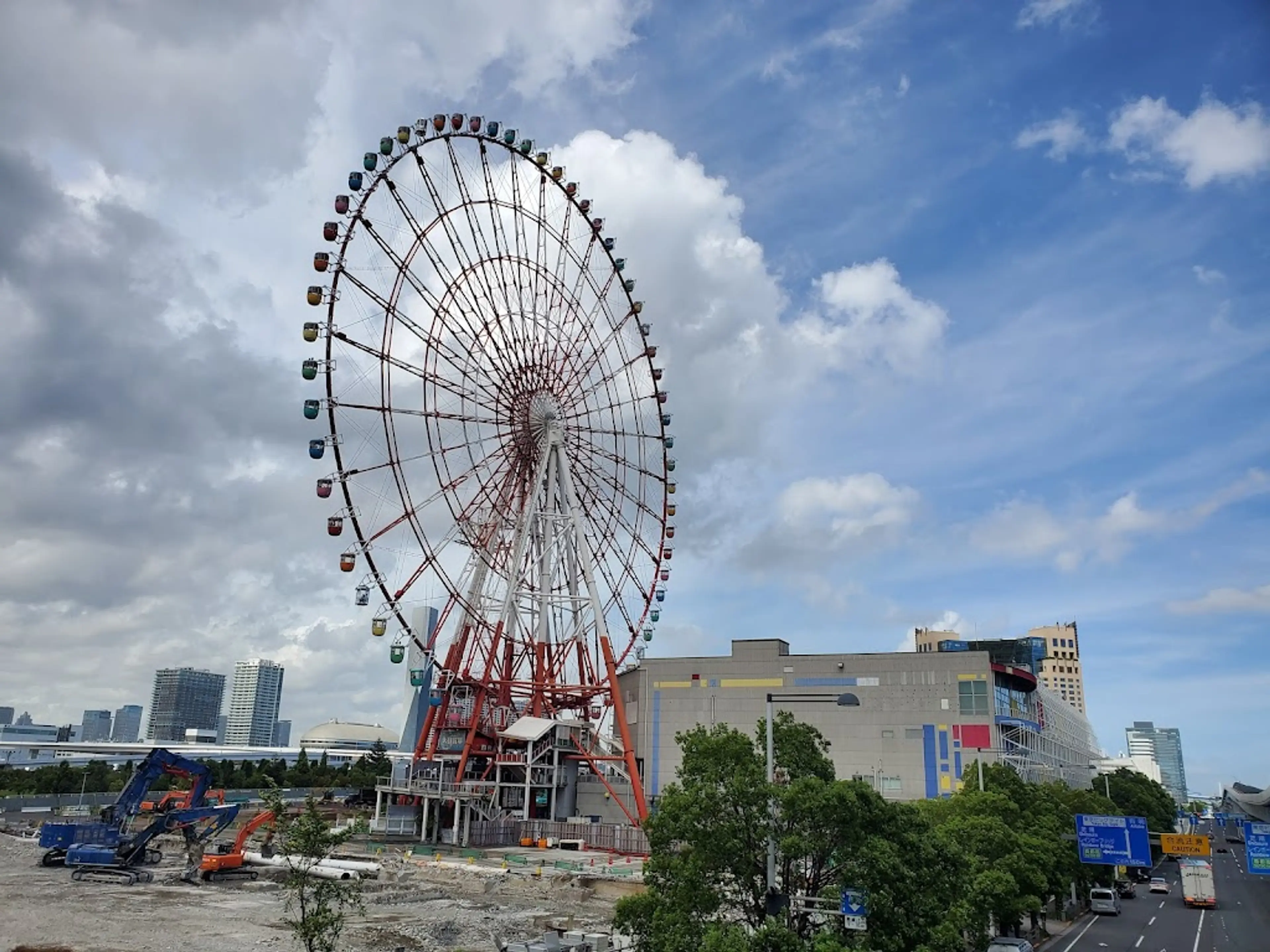 Palette Town Ferris wheel