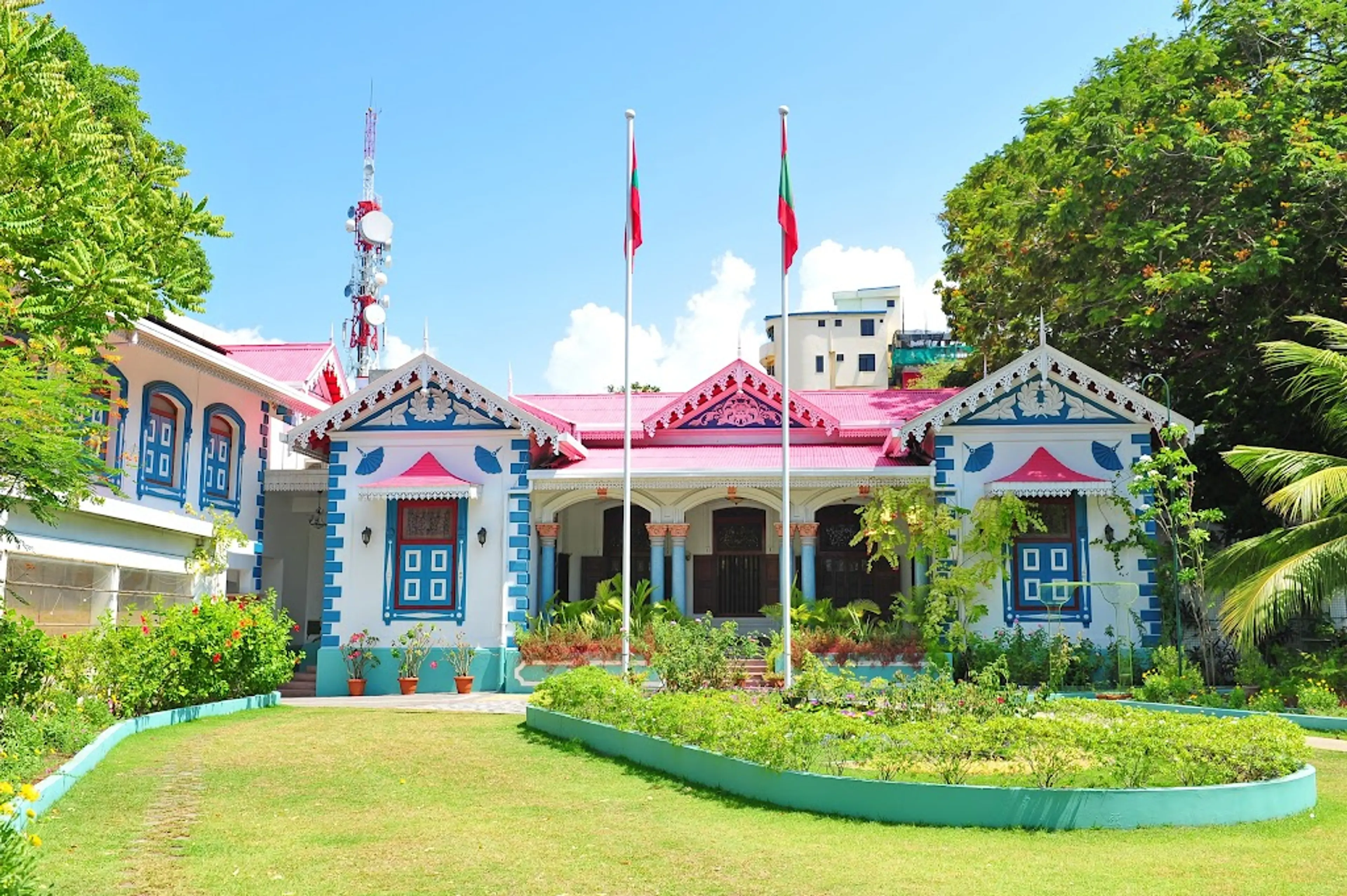 Mulee Aage Palace
