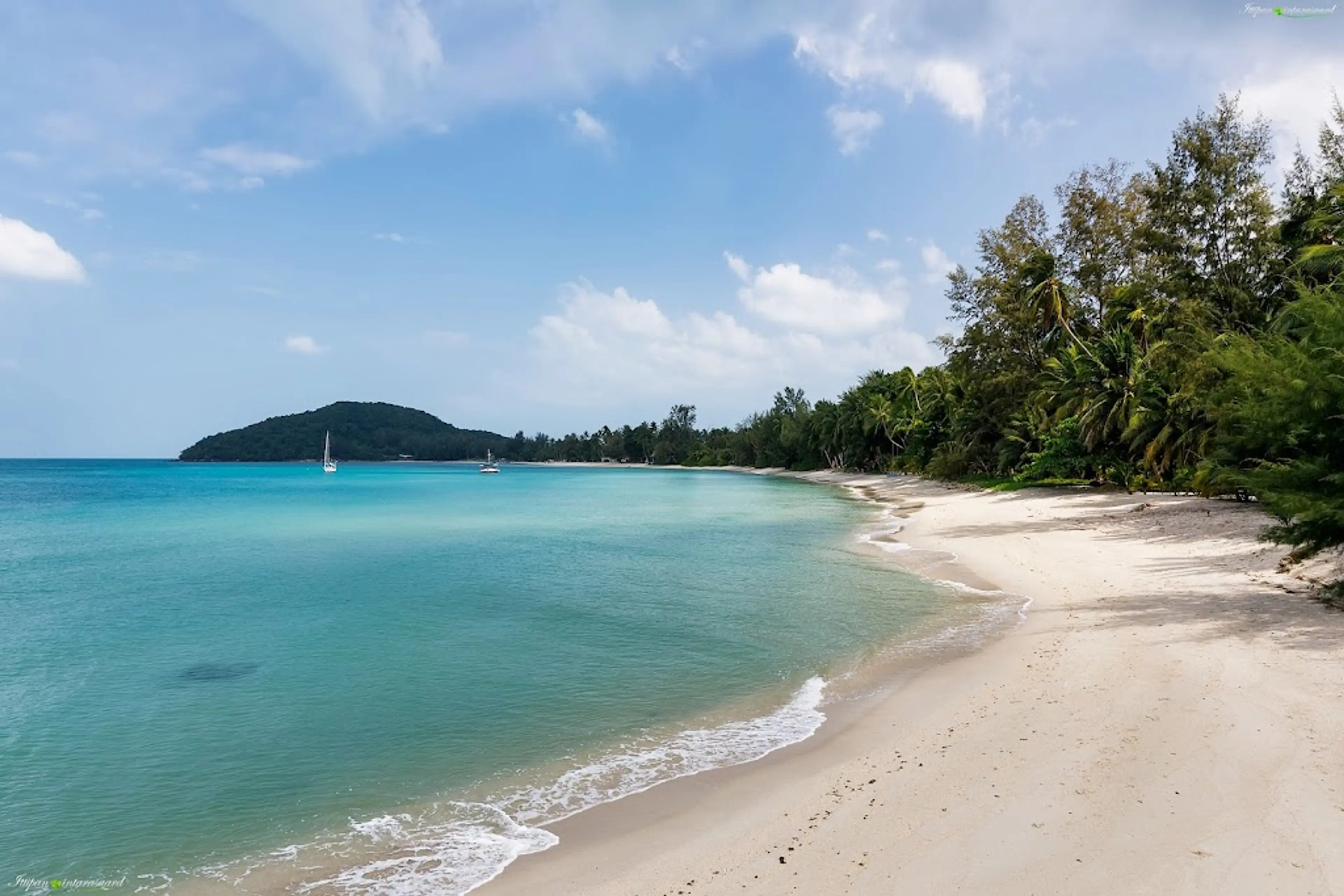 Lipa Noi Beach