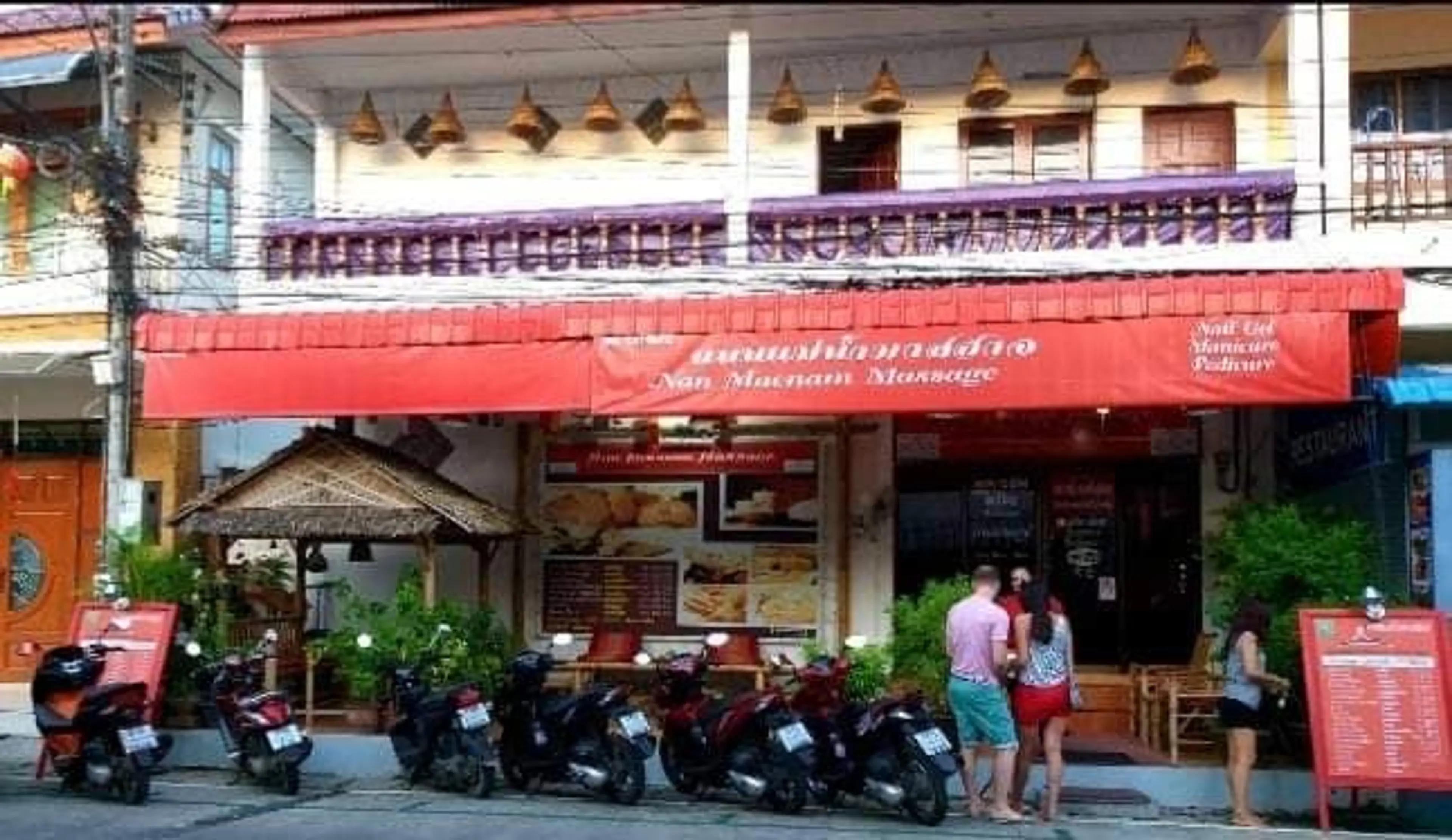 Maenam Walking Street