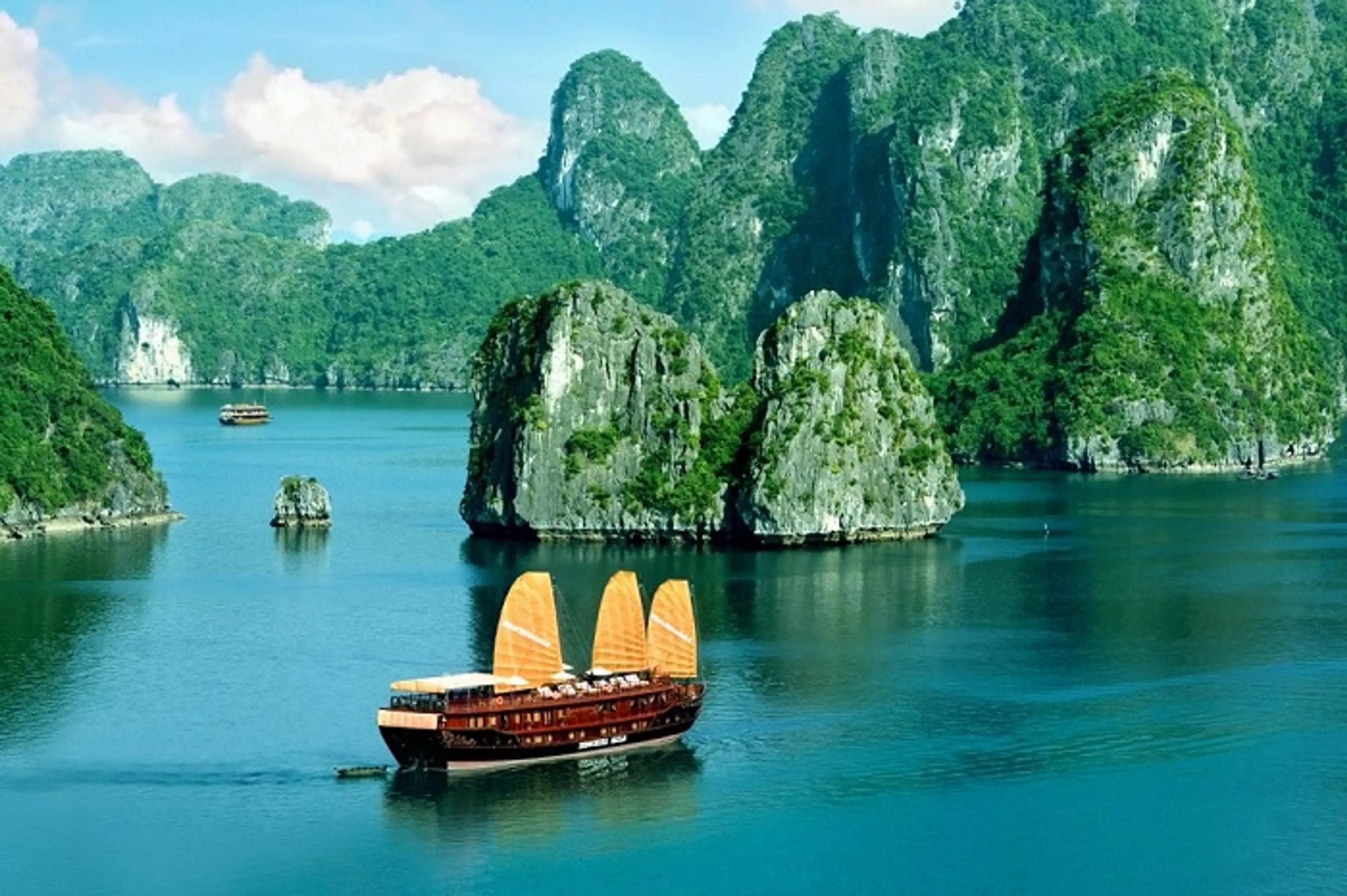 Ha Long Bay