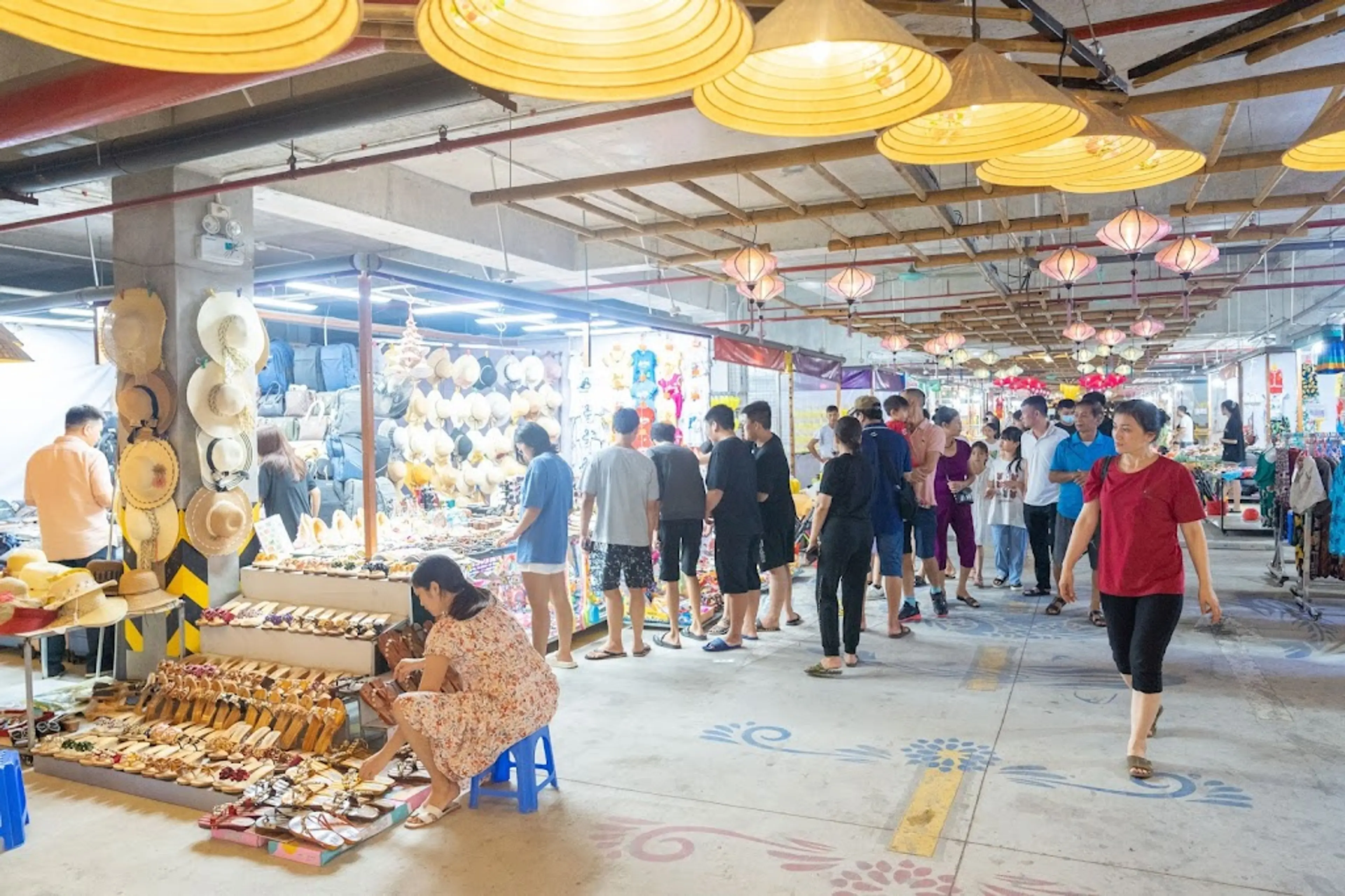 Ha Long Night Market