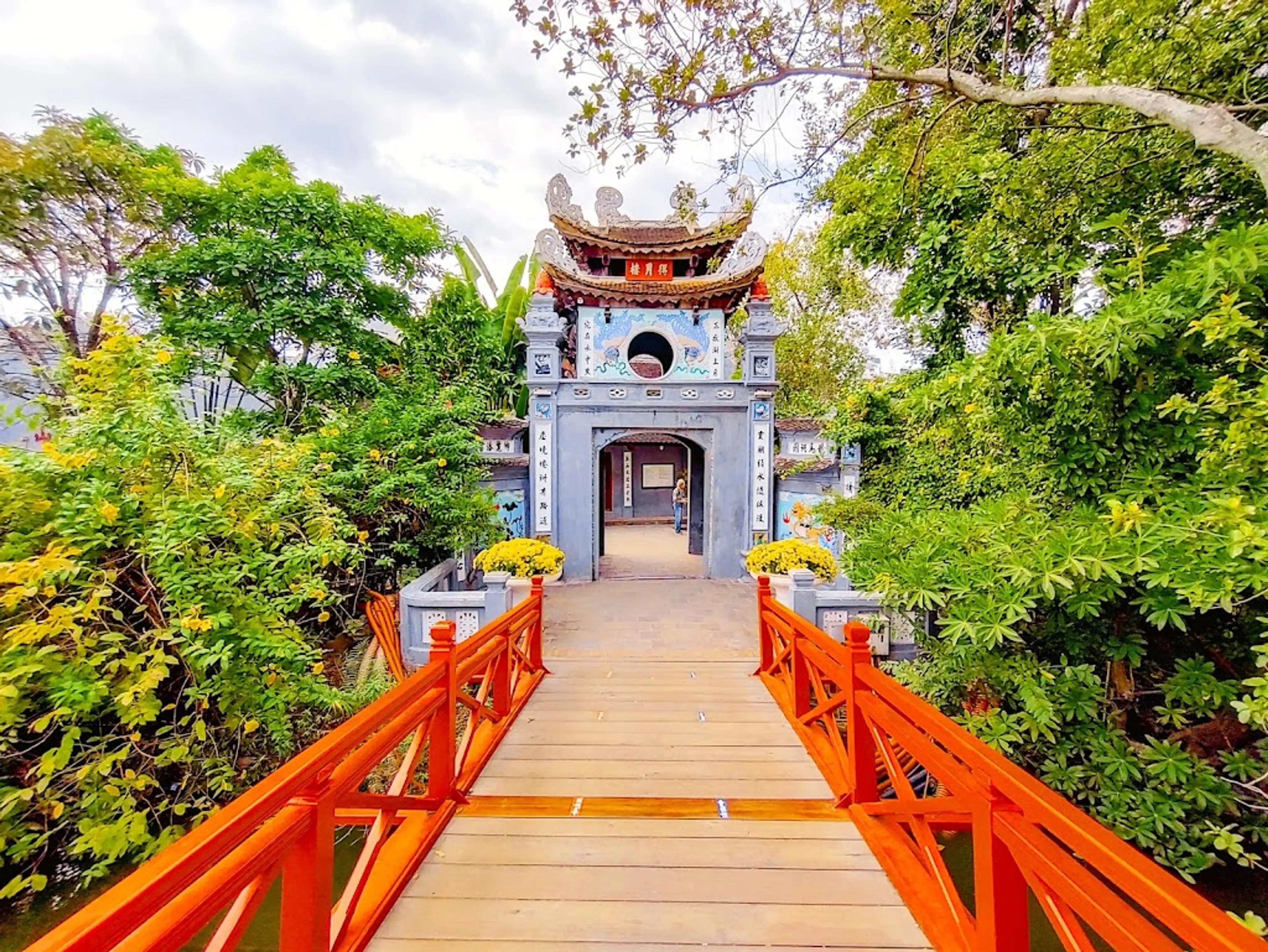 Hoan Kiem Lake and Ngoc Son Temple