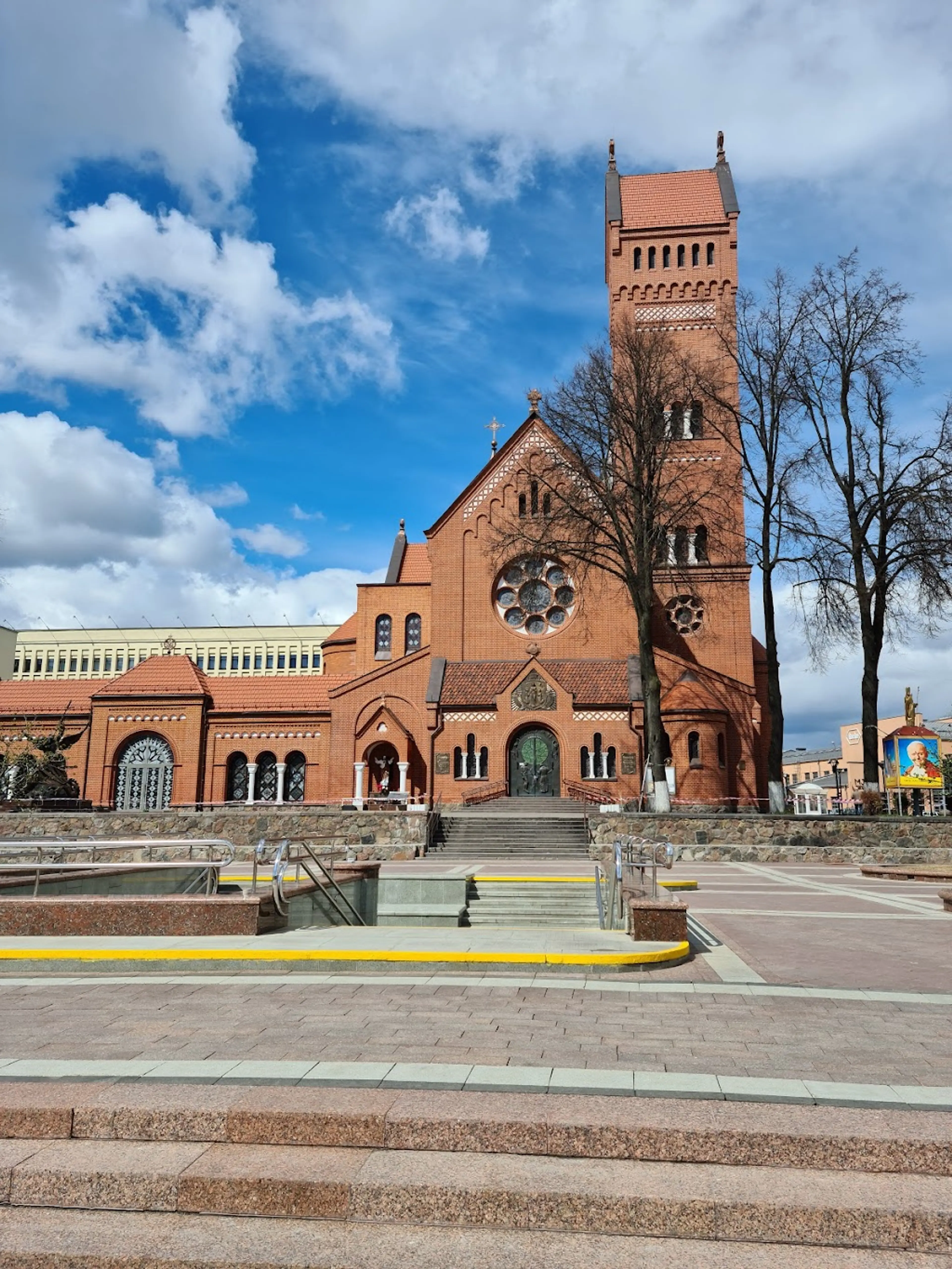 Church of Saints Simon and Helena