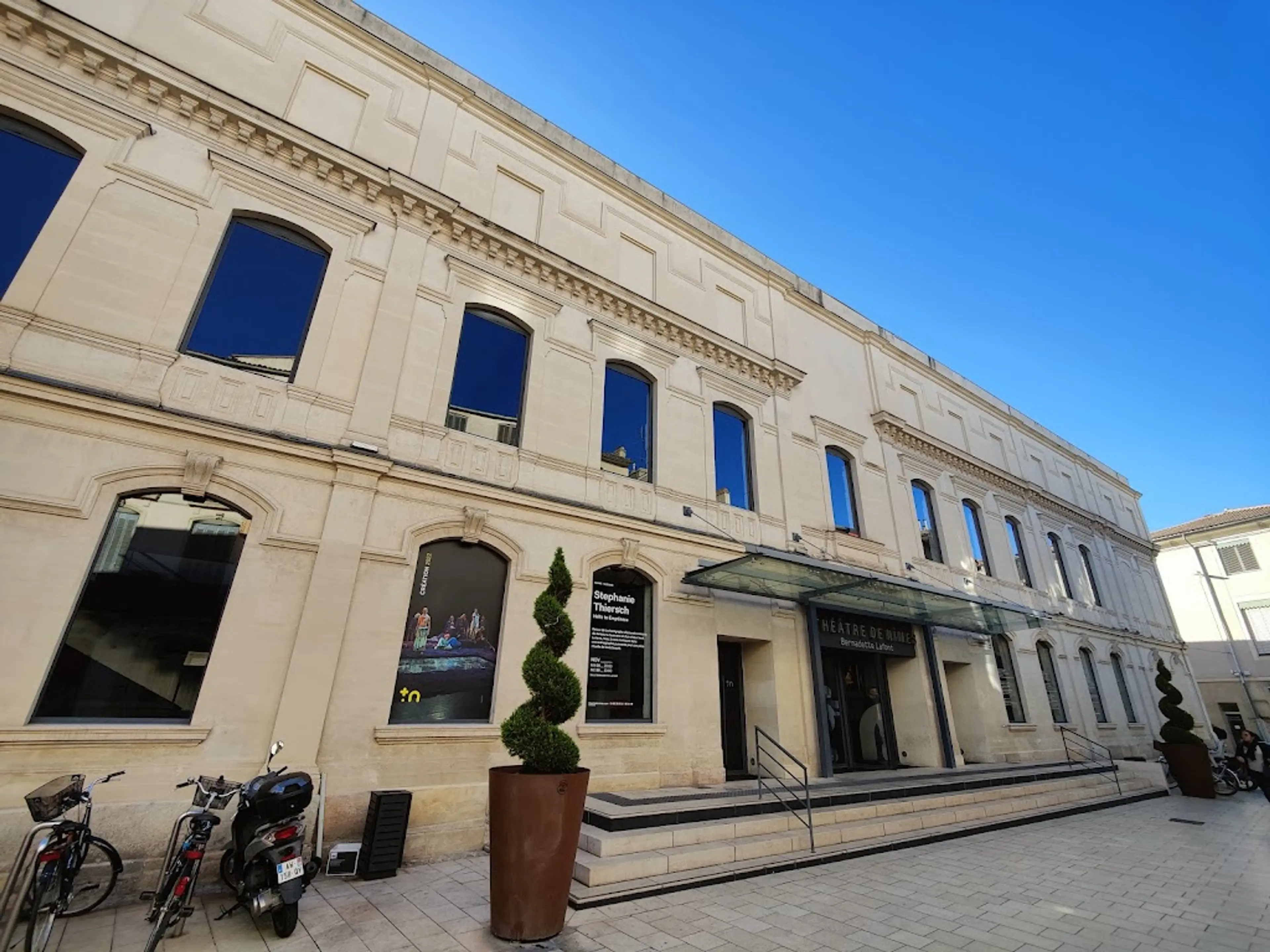 Nimes Theatre
