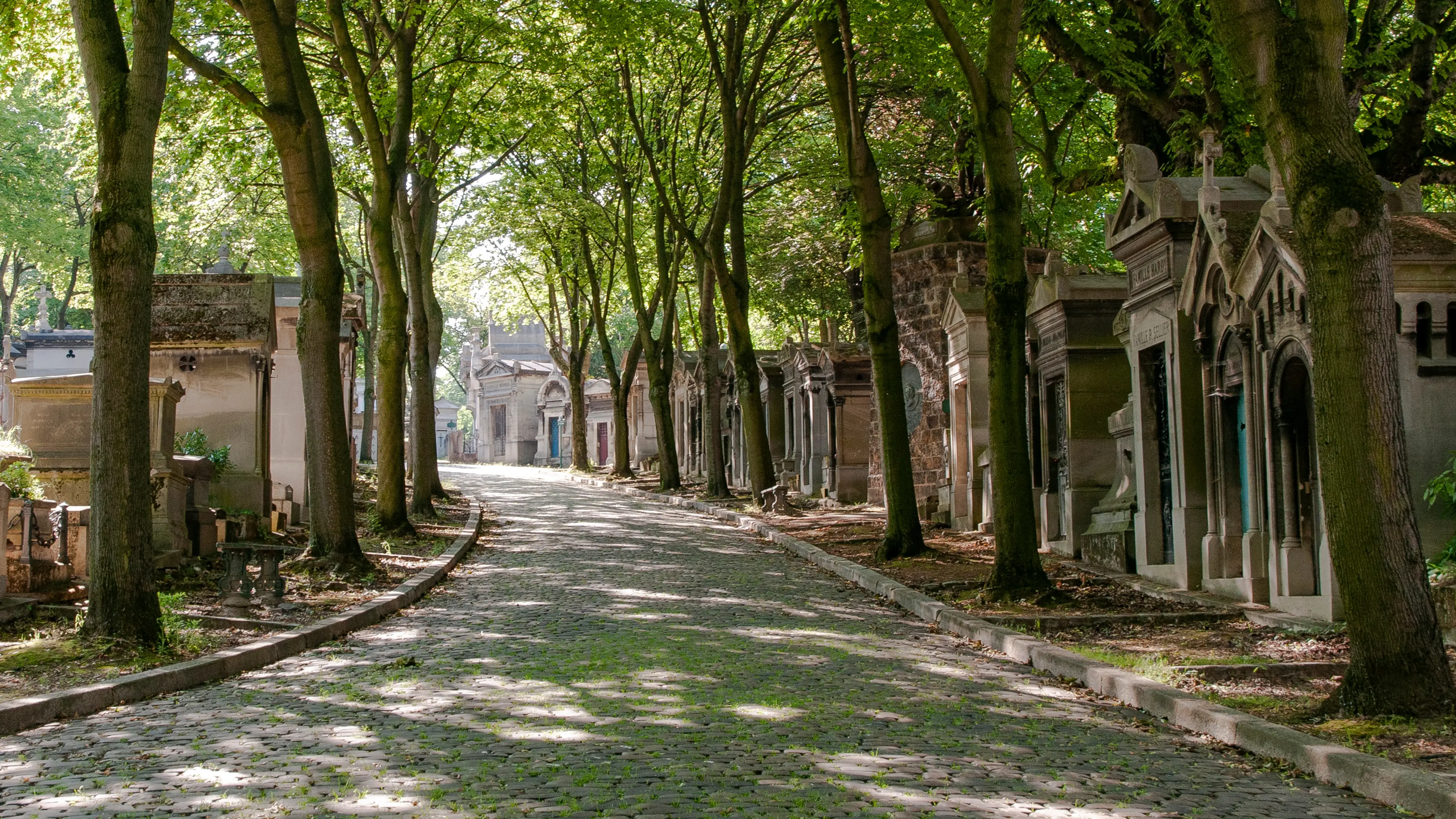 Père Lachaise Cemetery