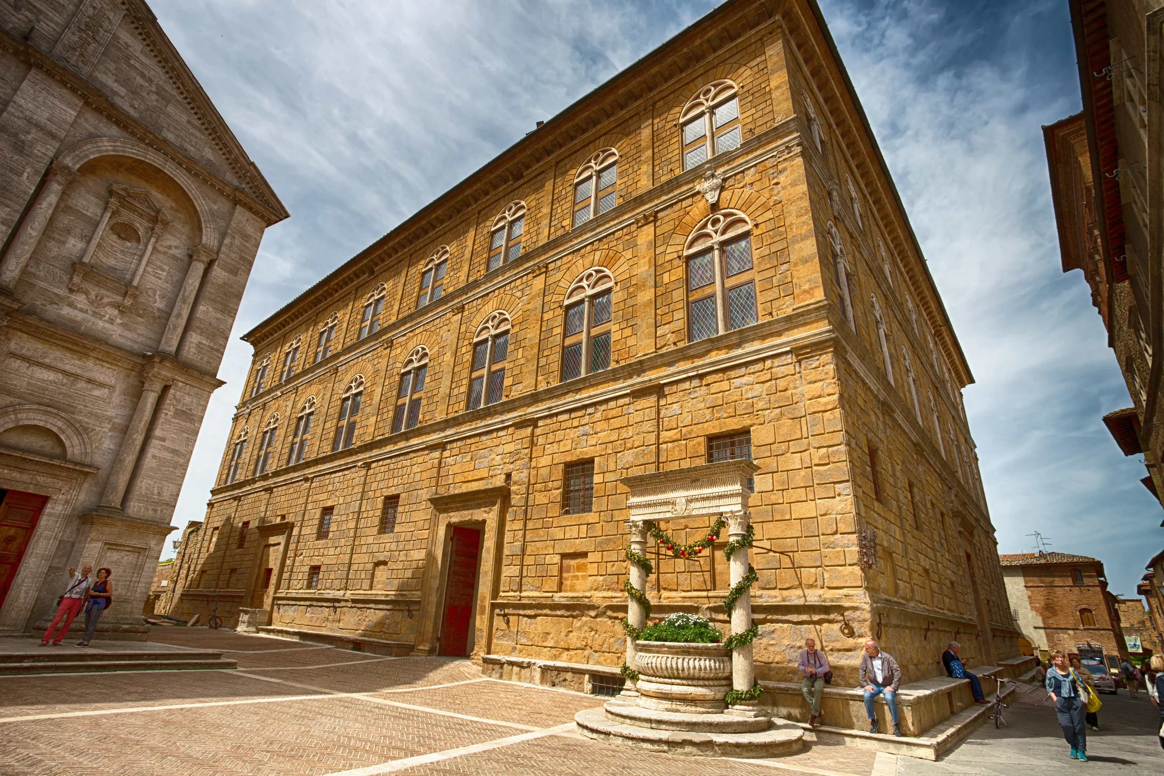 Palazzo Piccolomini