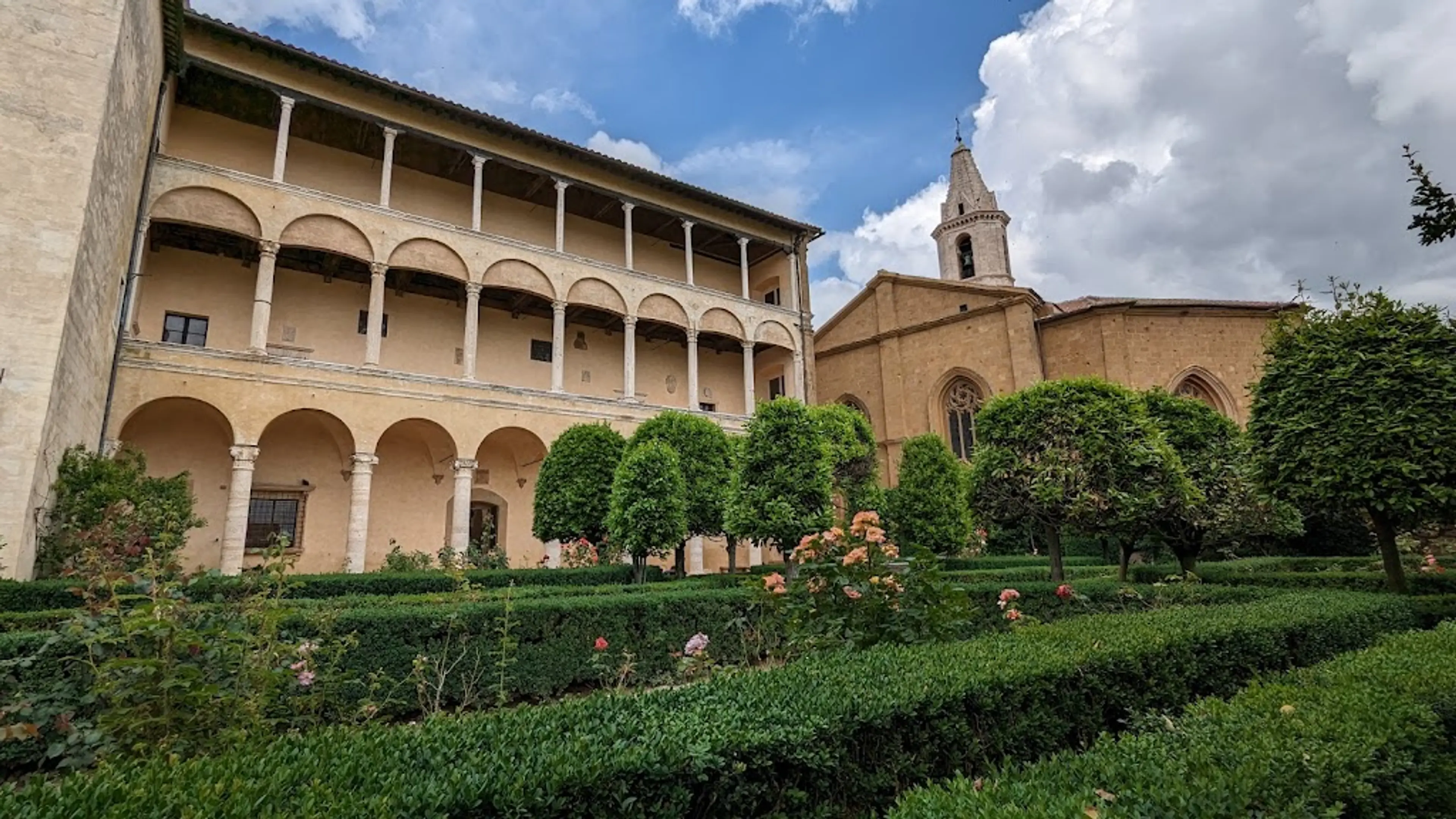 Piazza Pio II and Palazzo Piccolomini