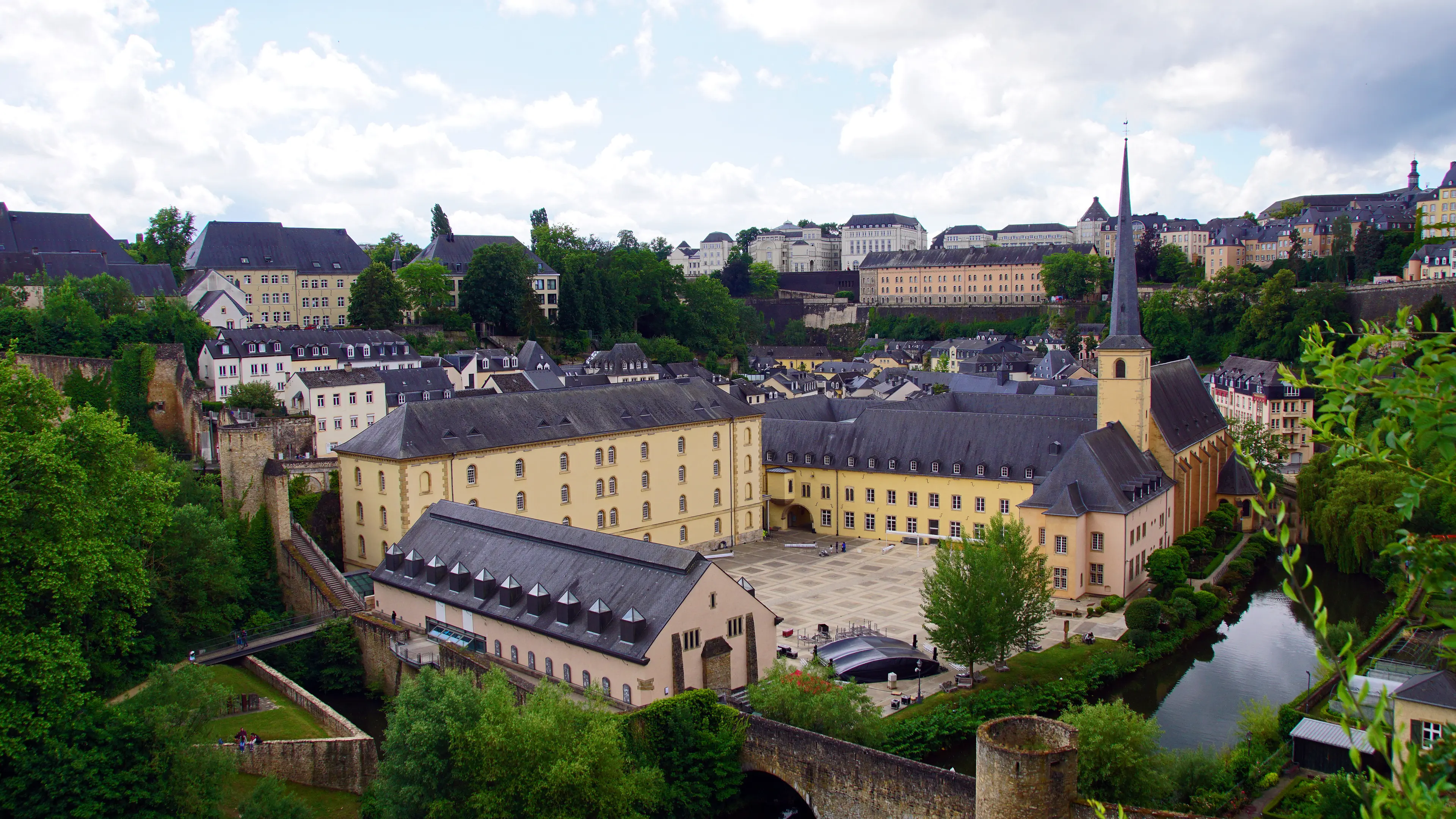Neumünster Abbey