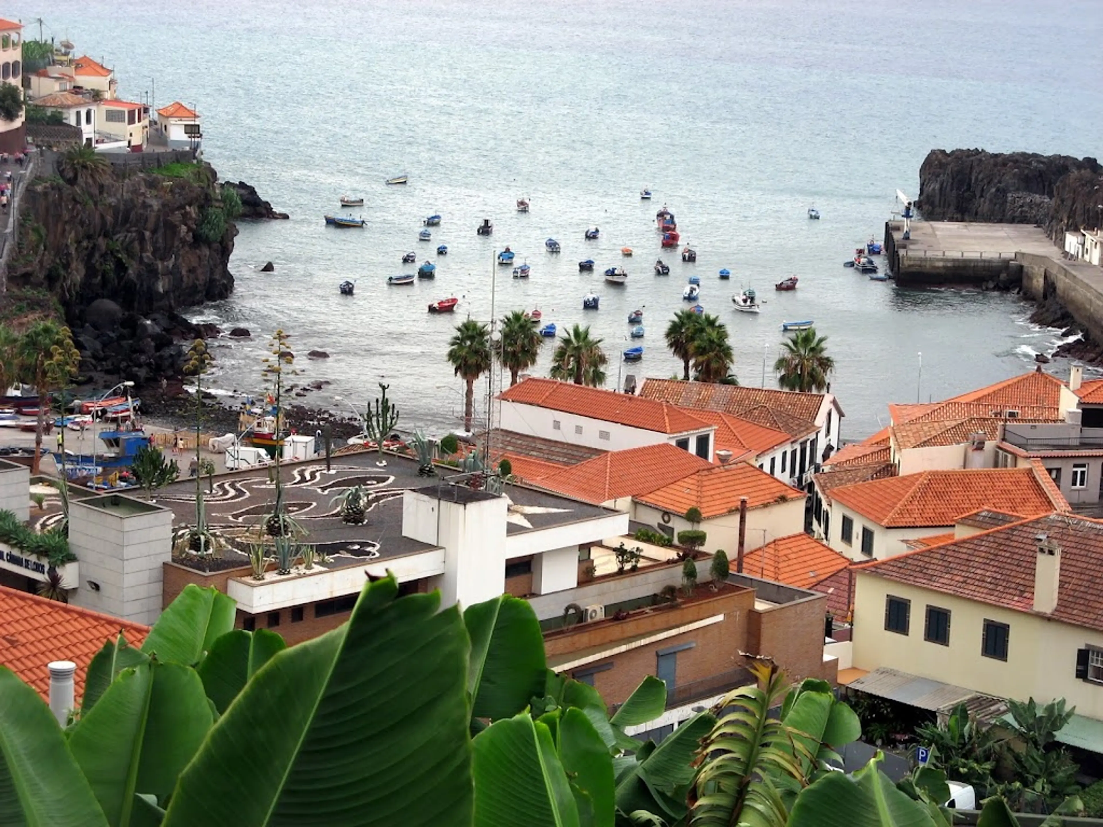 Câmara de Lobos Village