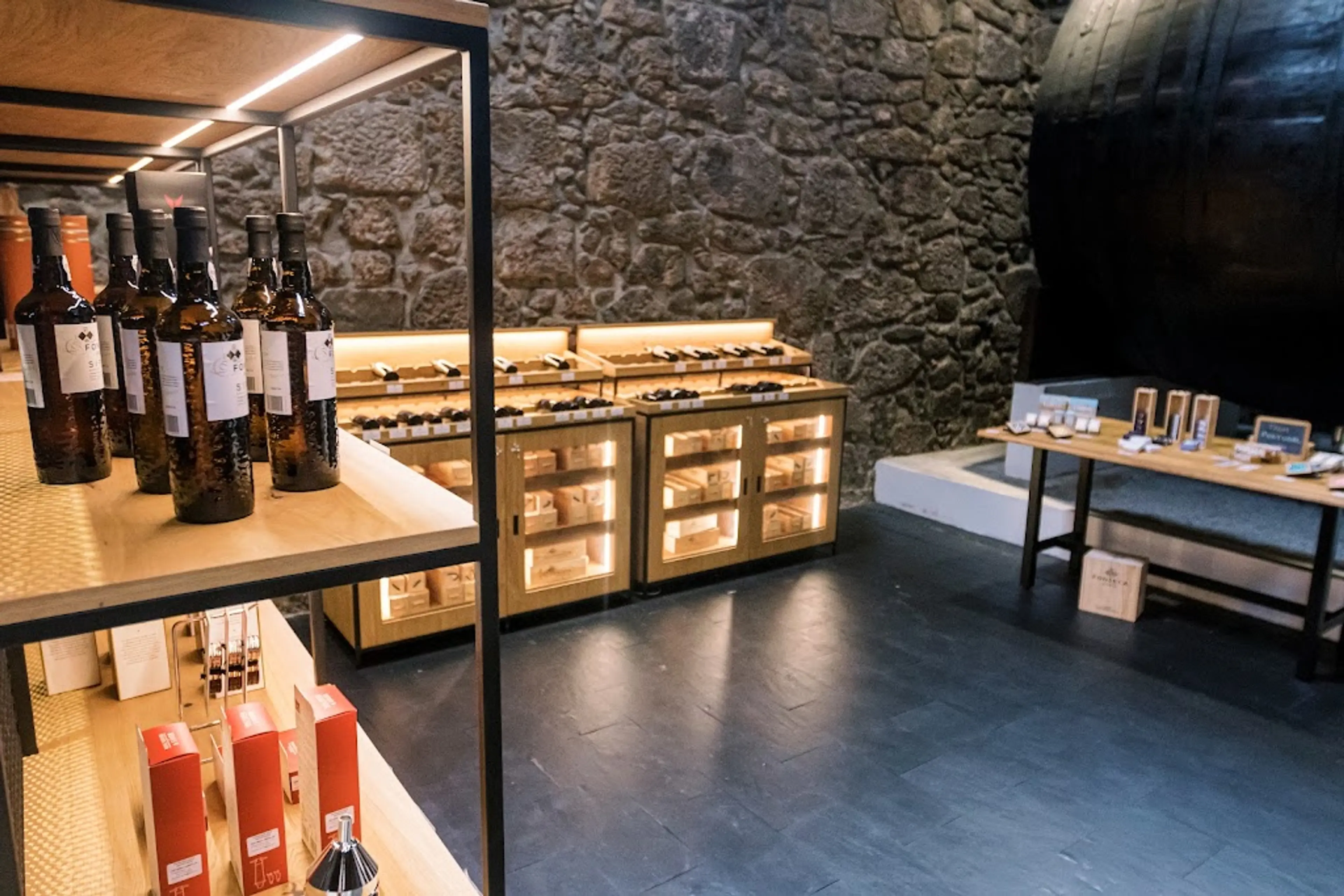 Vila Nova de Gaia wine cellars