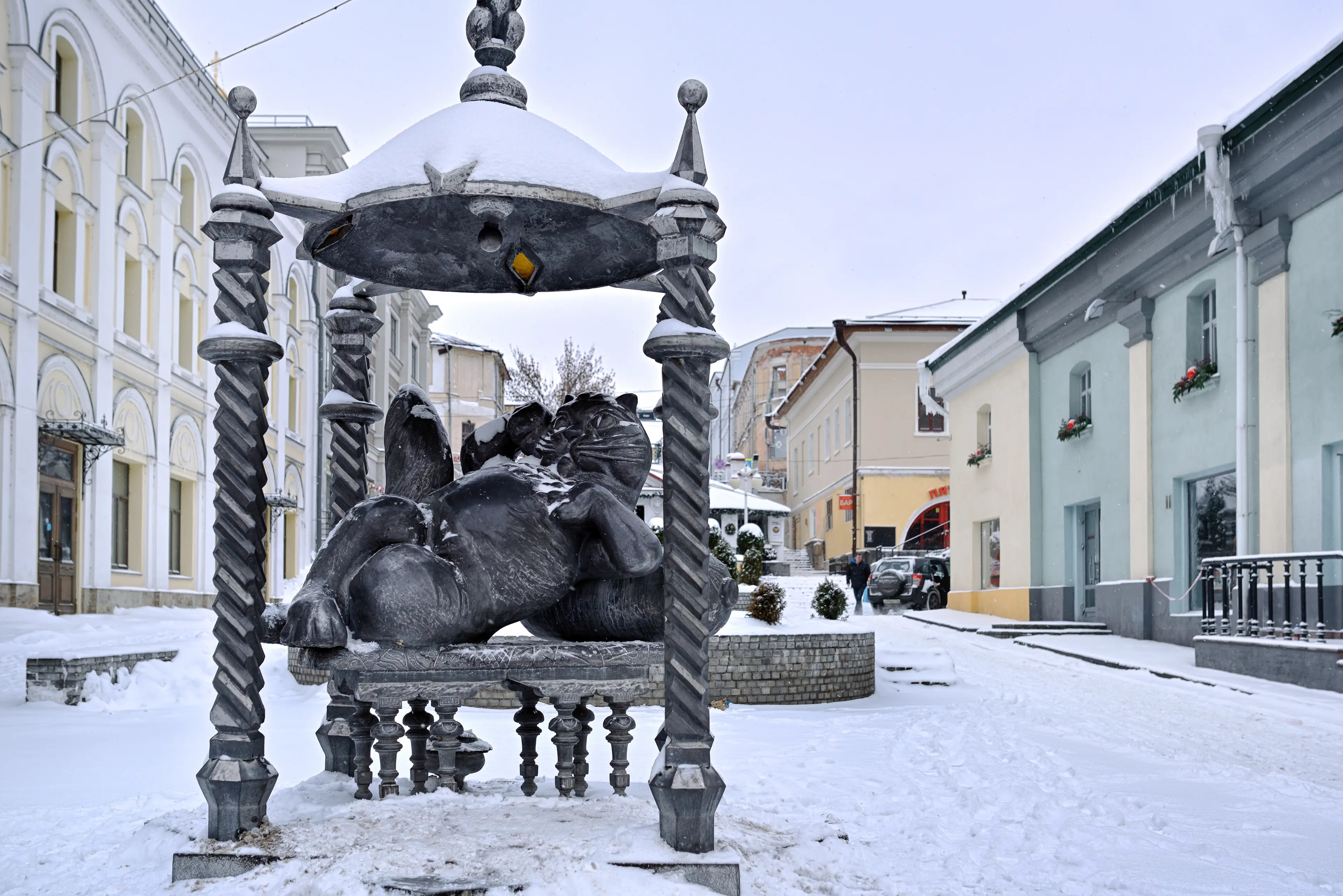 Cat Kazan monument