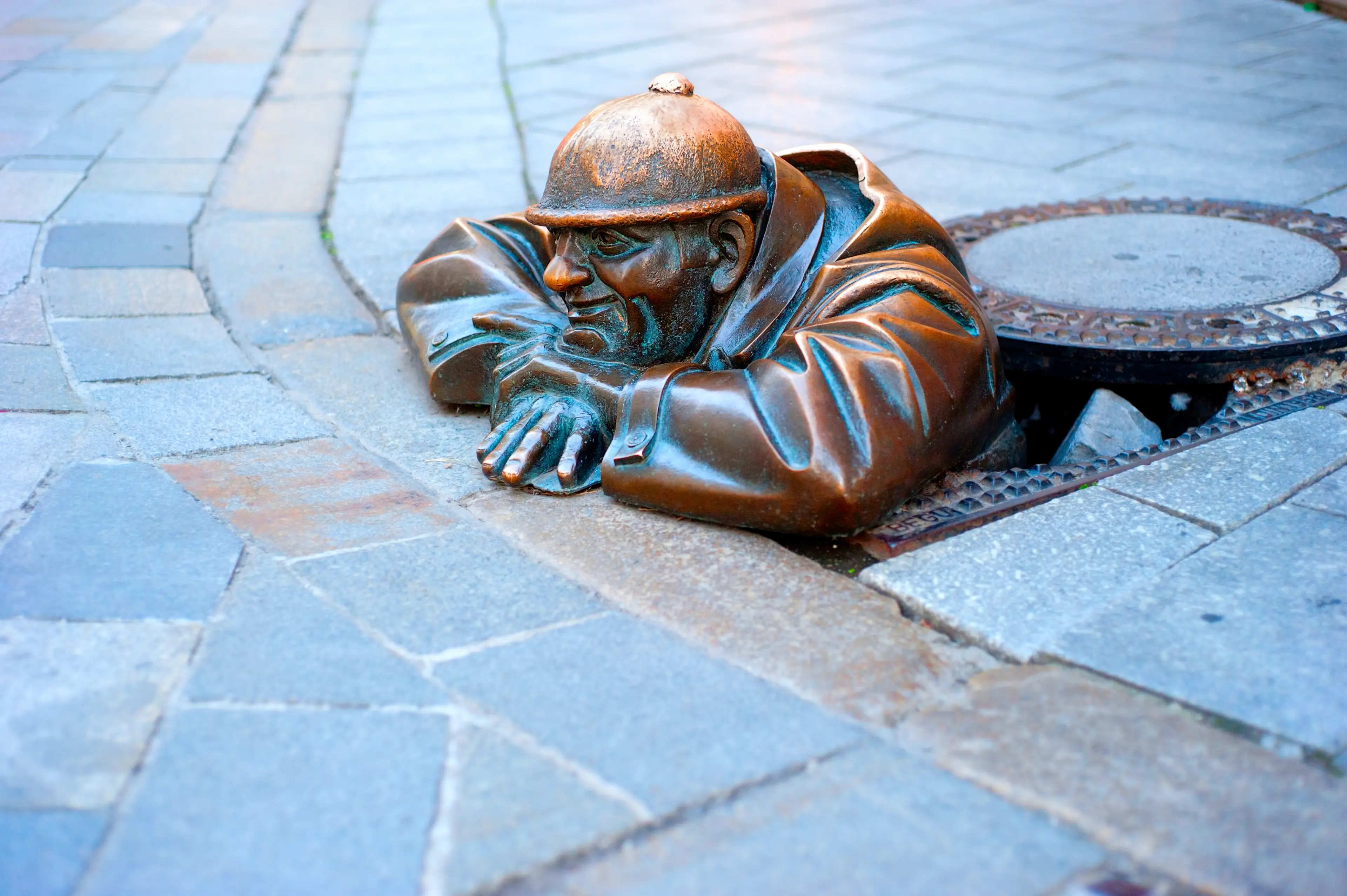 Cumil statue