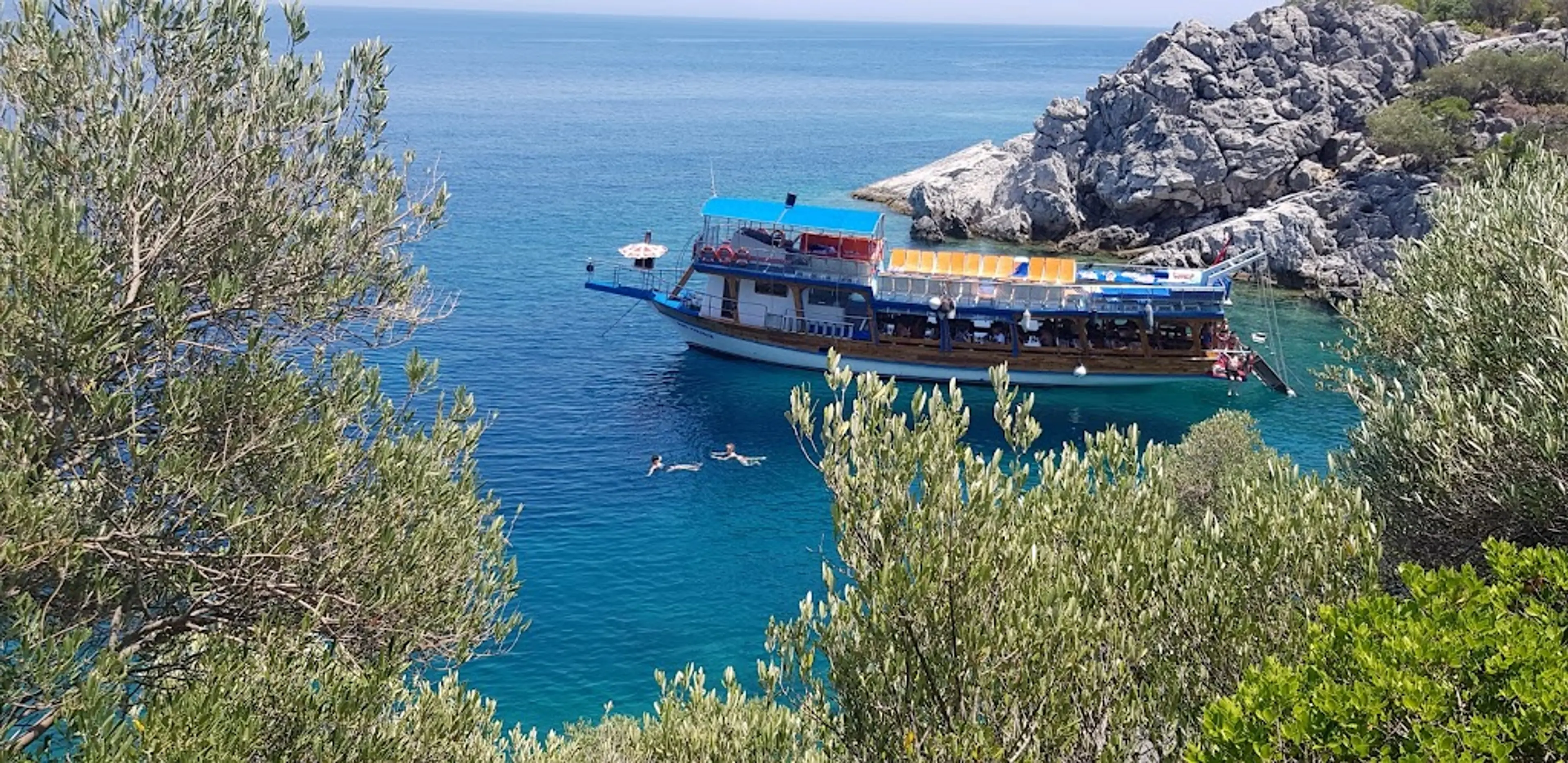 Boat tour around Marmaris Bay