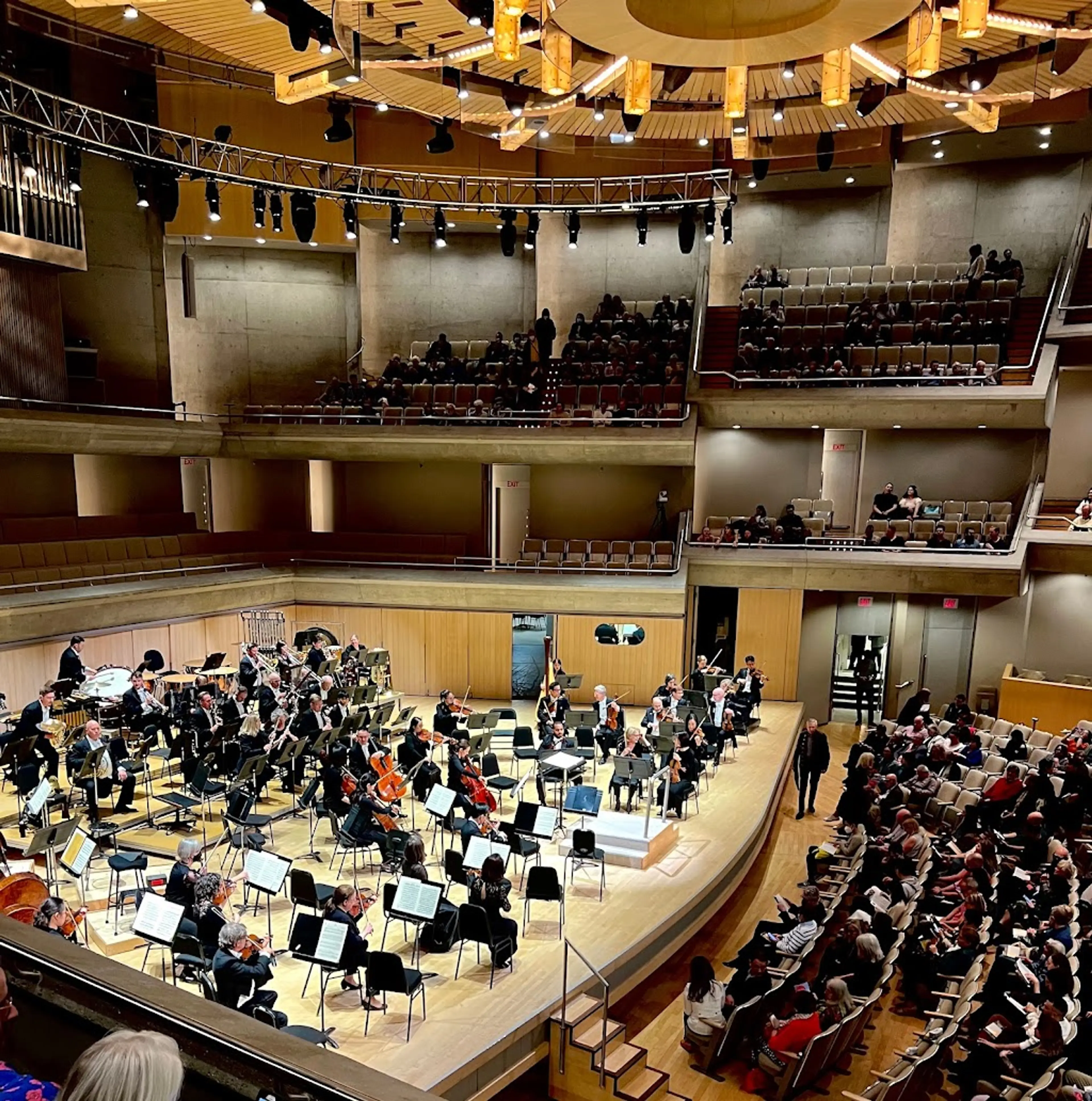 Toronto Symphony Orchestra's annual Holiday Pops concert