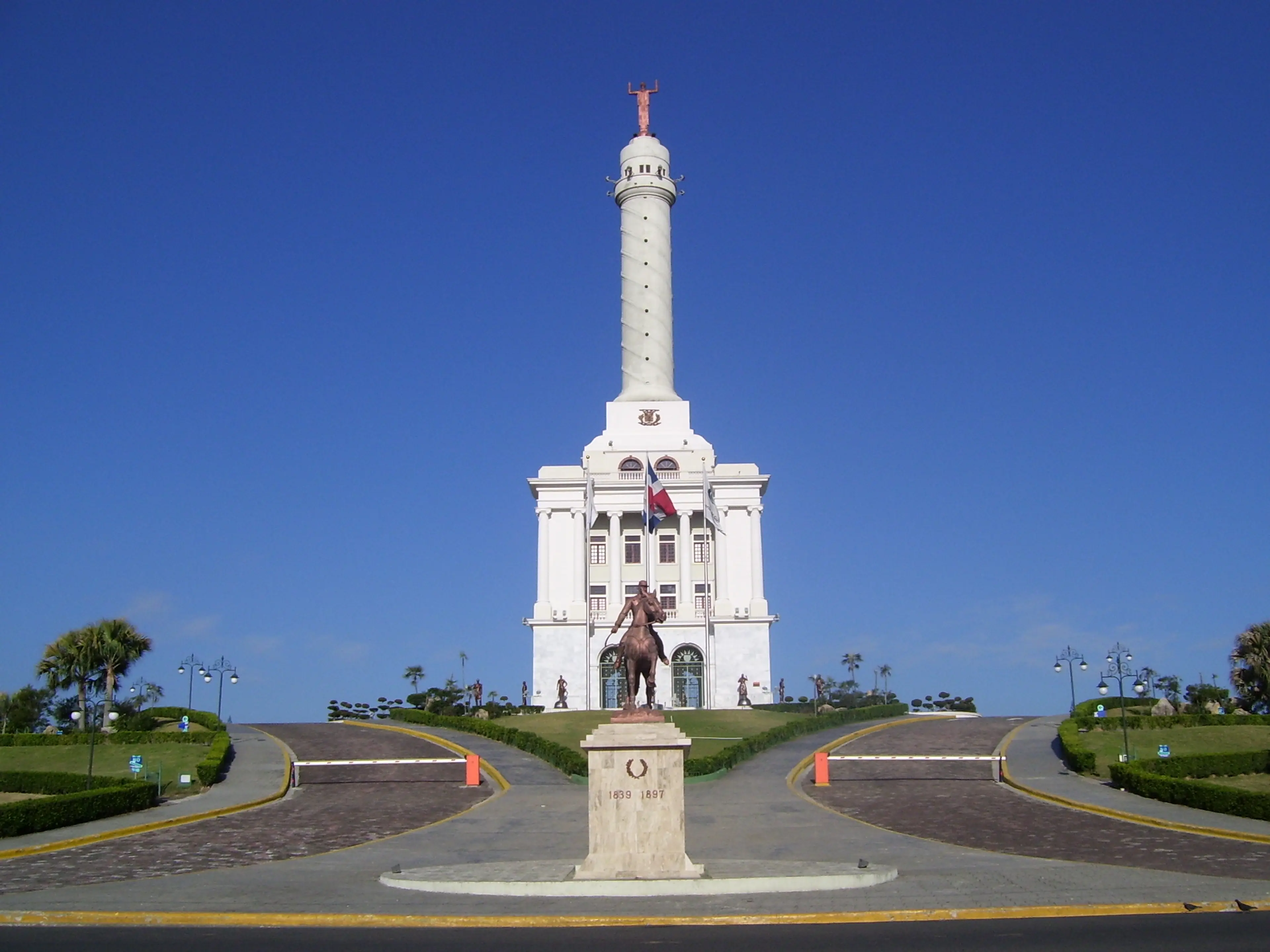 Monumento a los Heroes de la Restauracion