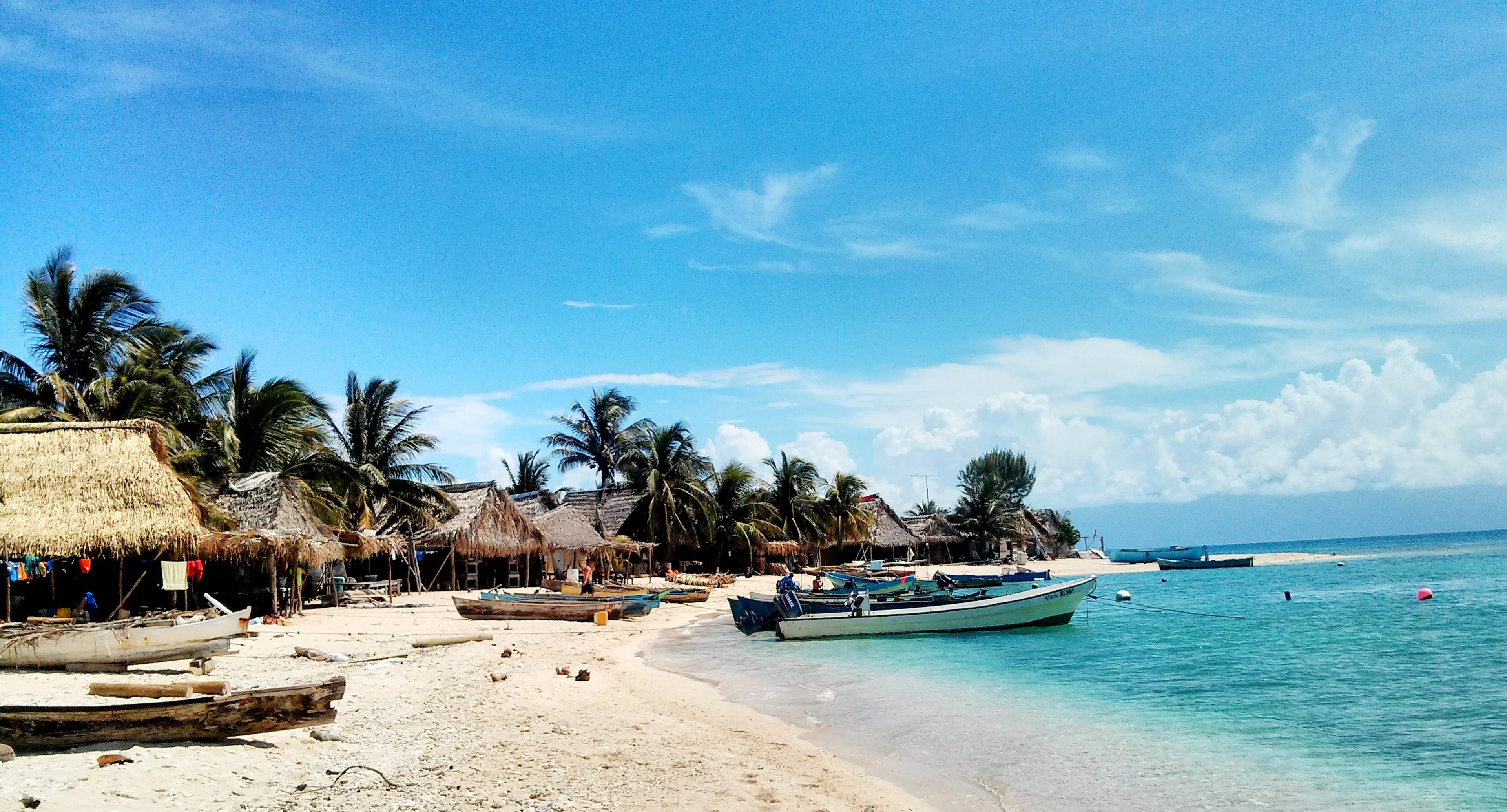Boat ride to Cayos Cochinos