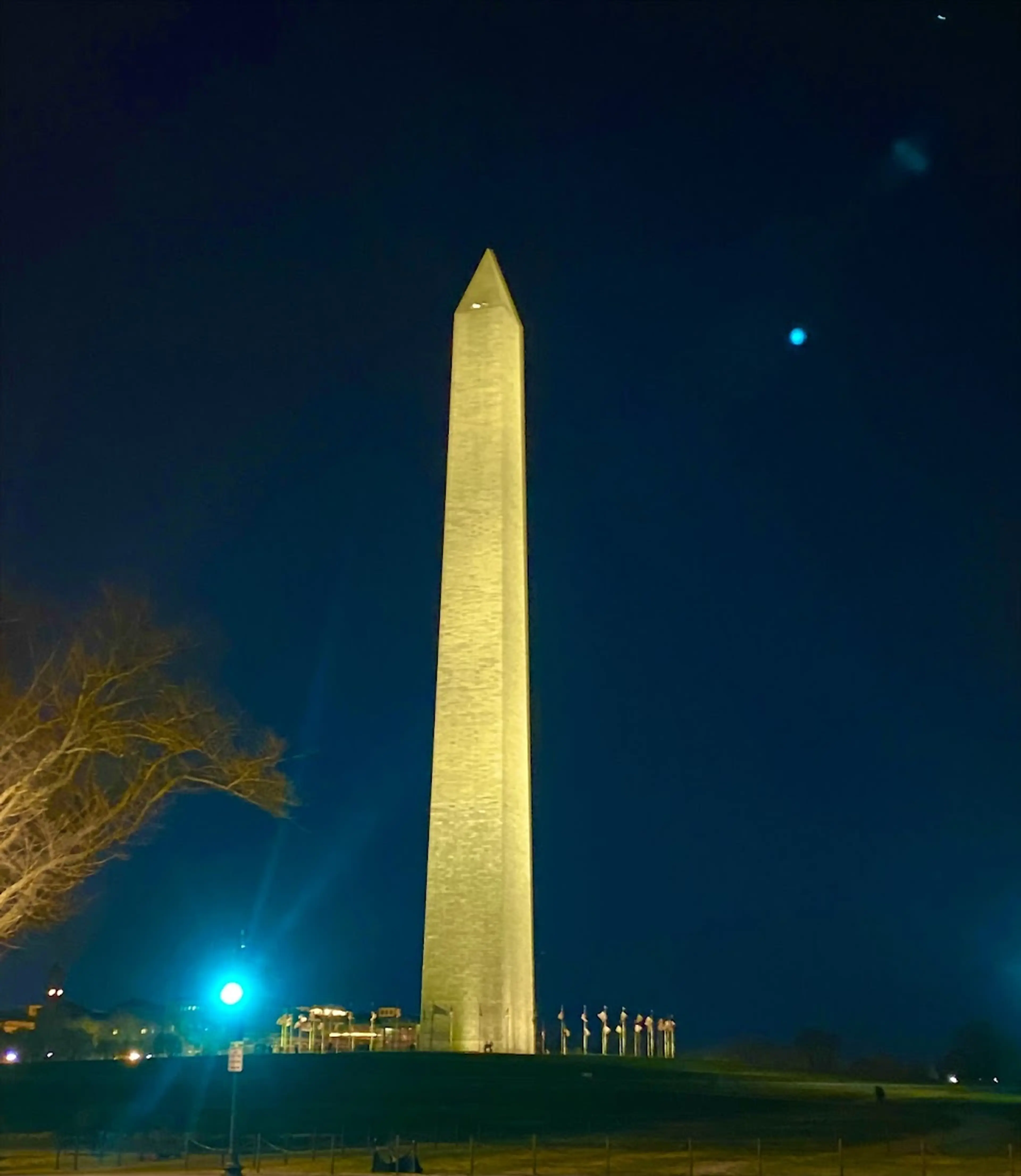 Night tour of the city's monuments