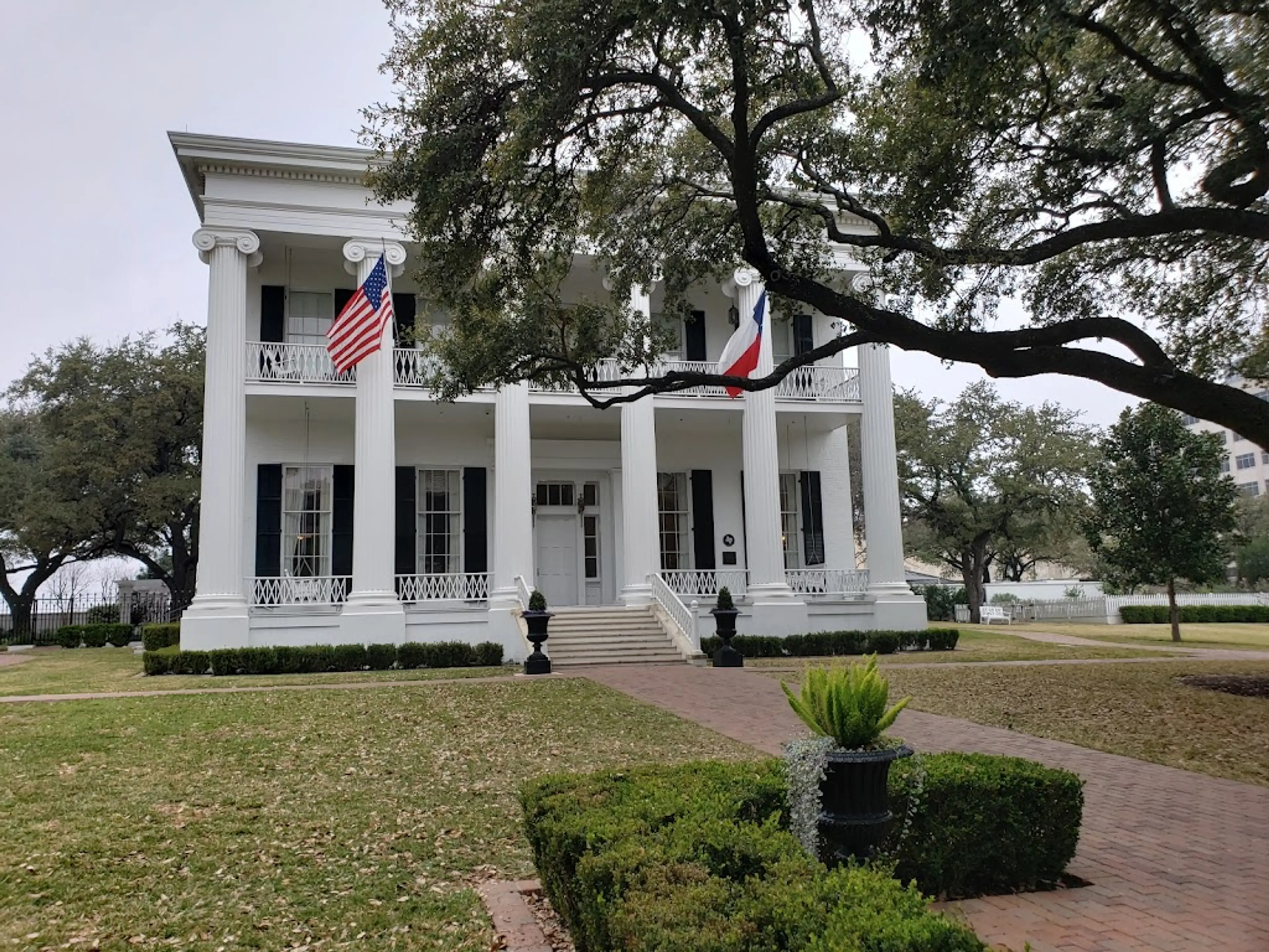 Historic Landmarks Tour