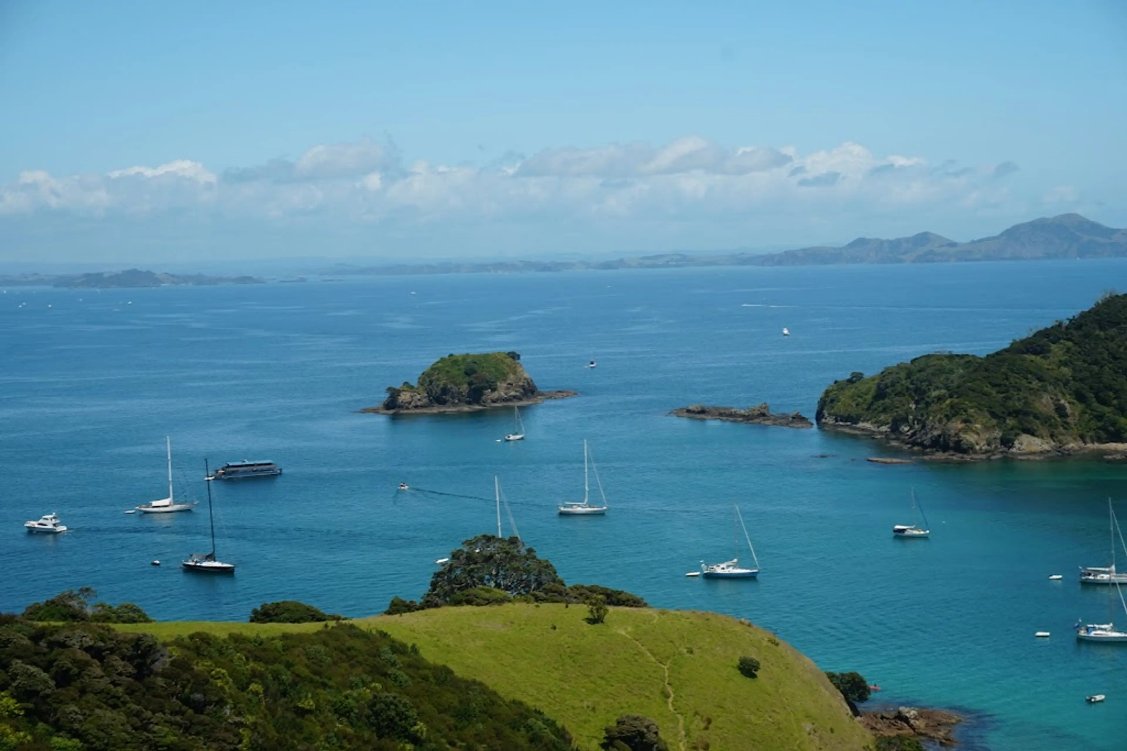 Boat tour around the Bay of Islands