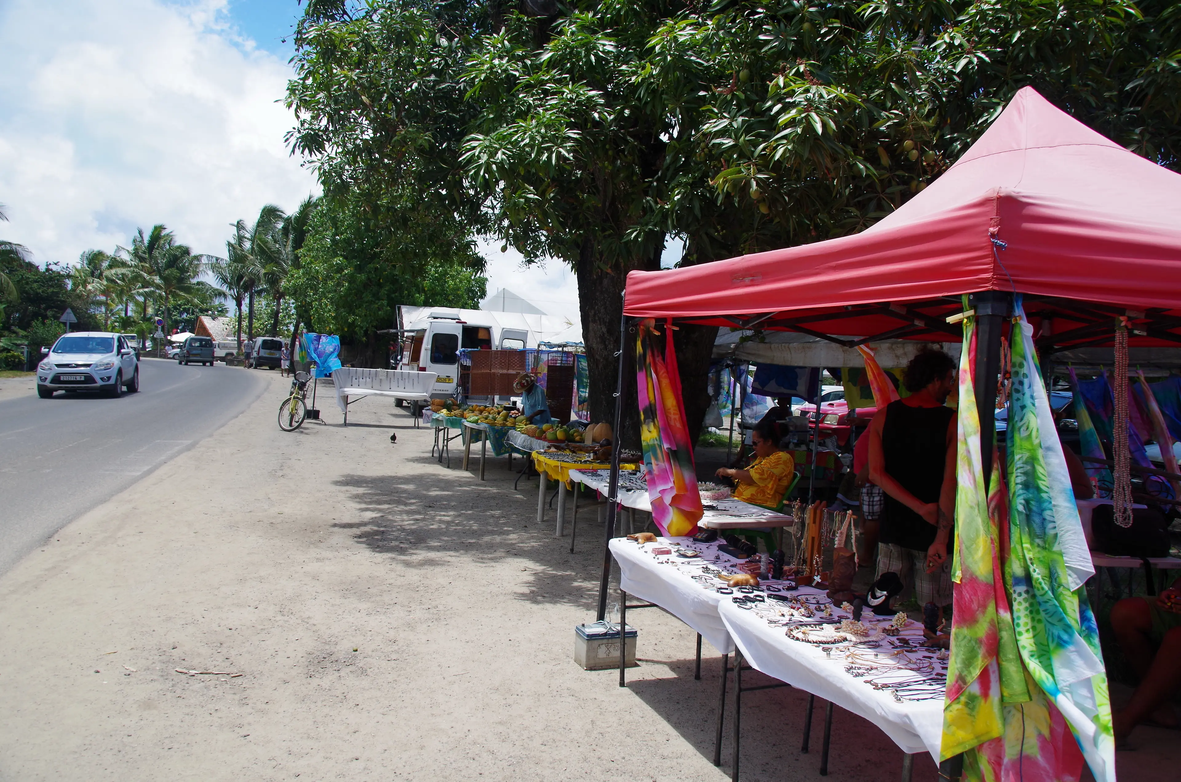 Vaitape local markets