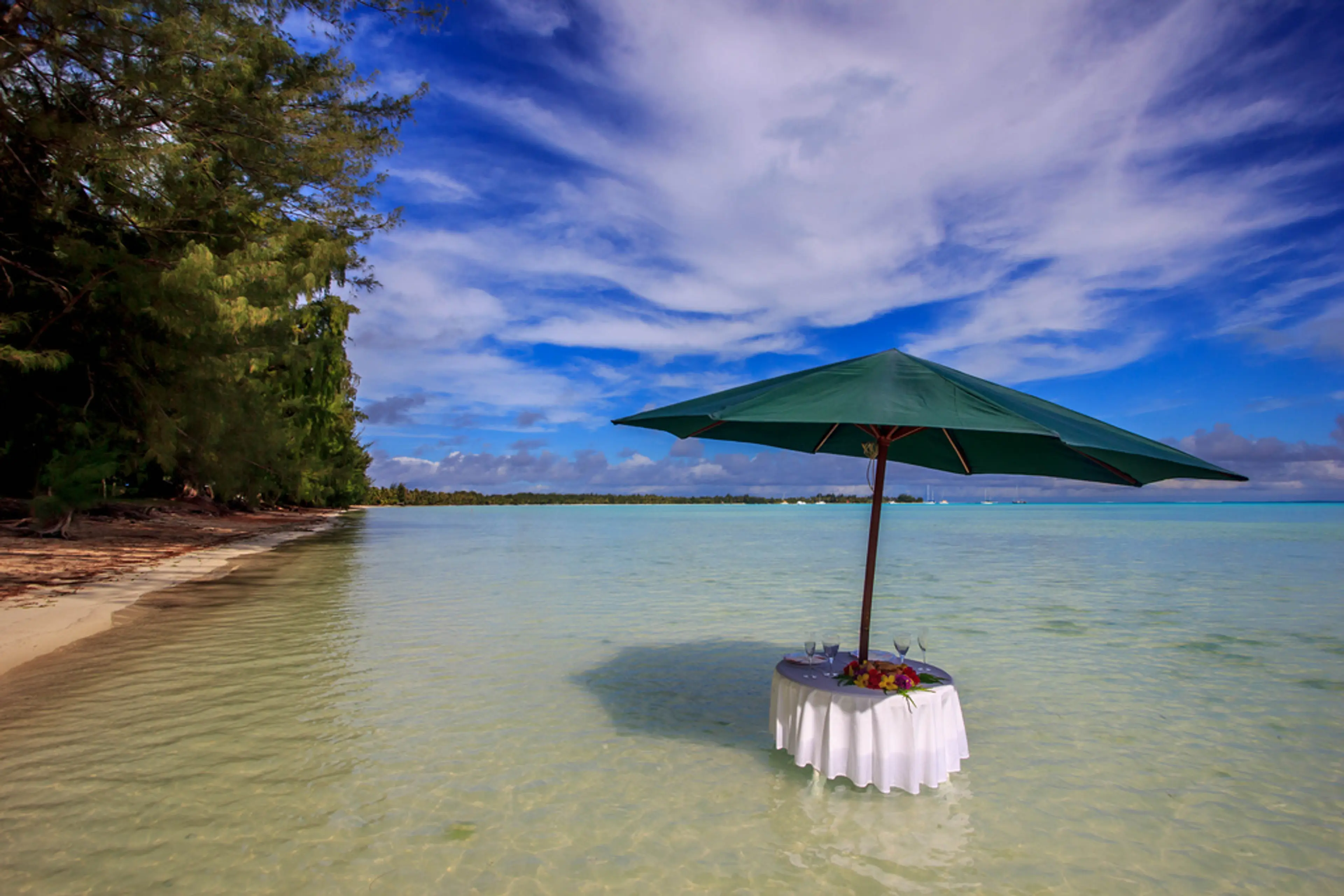 Picnic lunch on a private motu