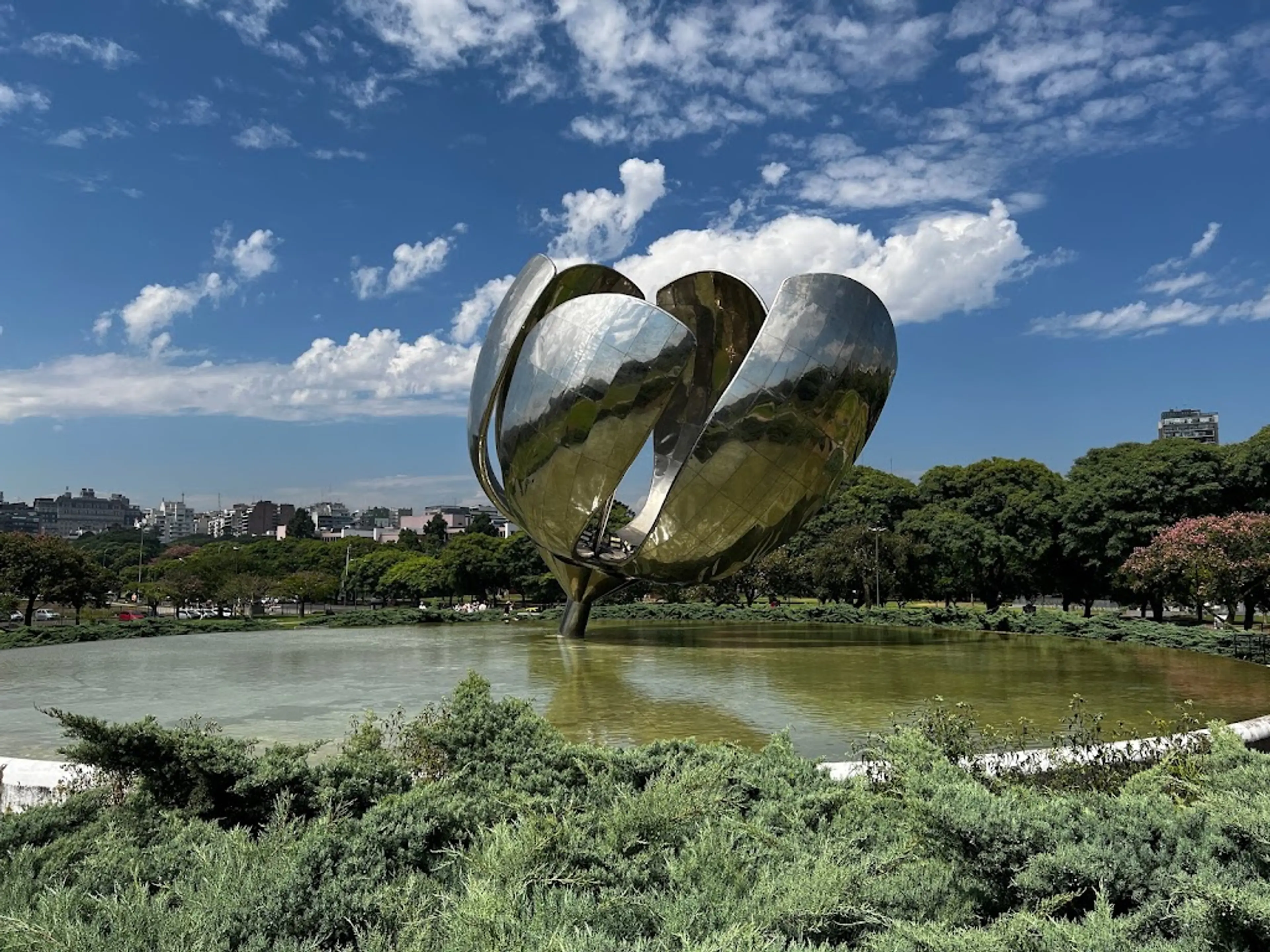 Floralis Generica