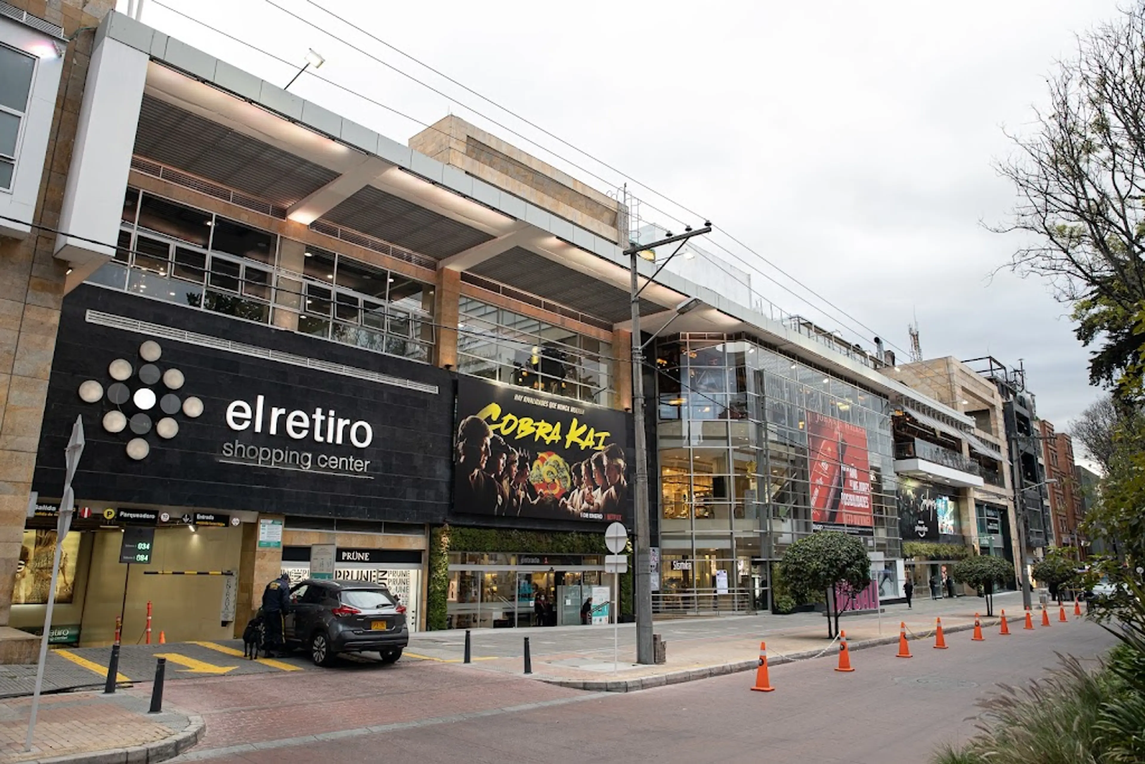 El Retiro Shopping Center