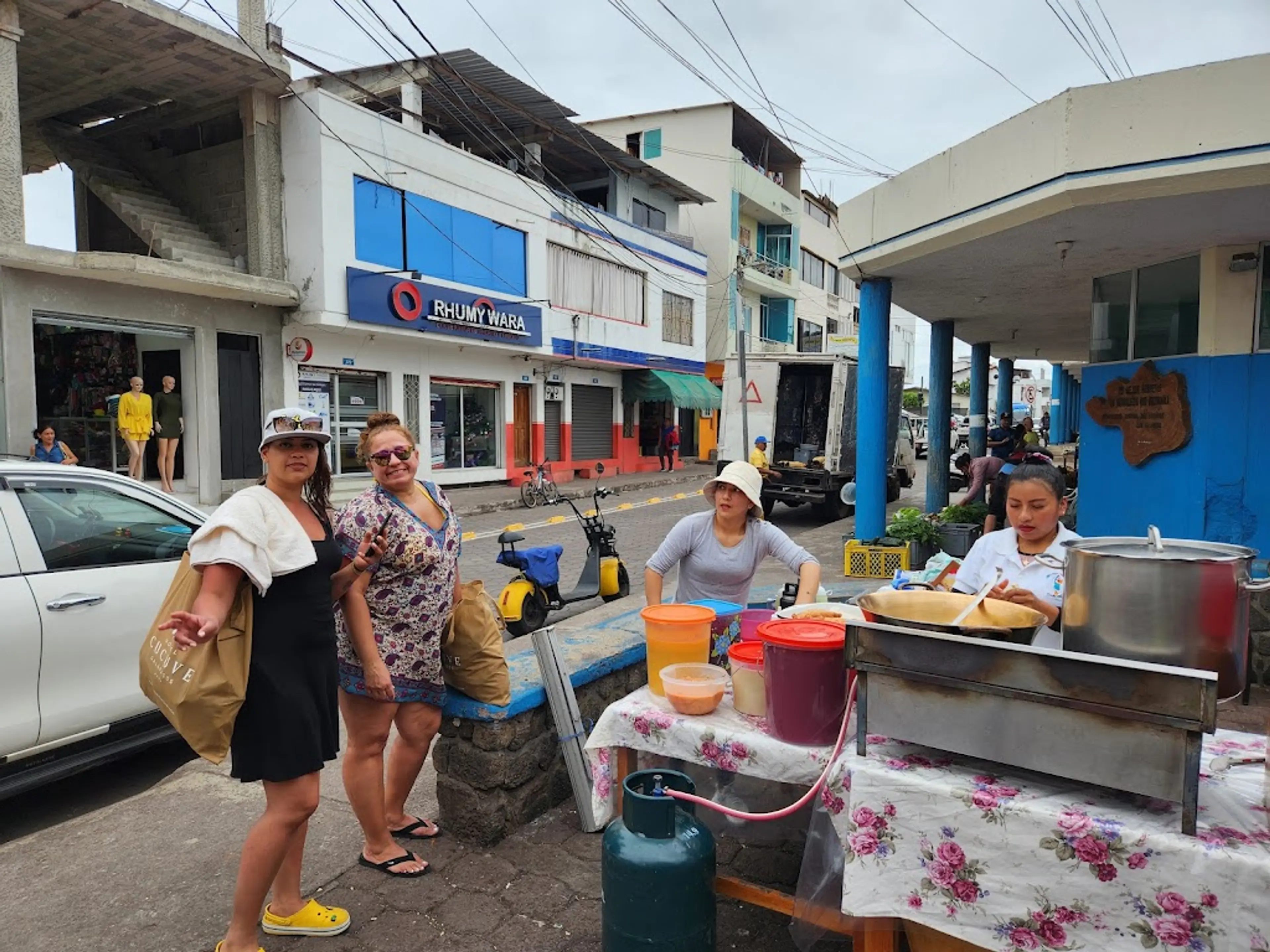 Puerto Ayora Market