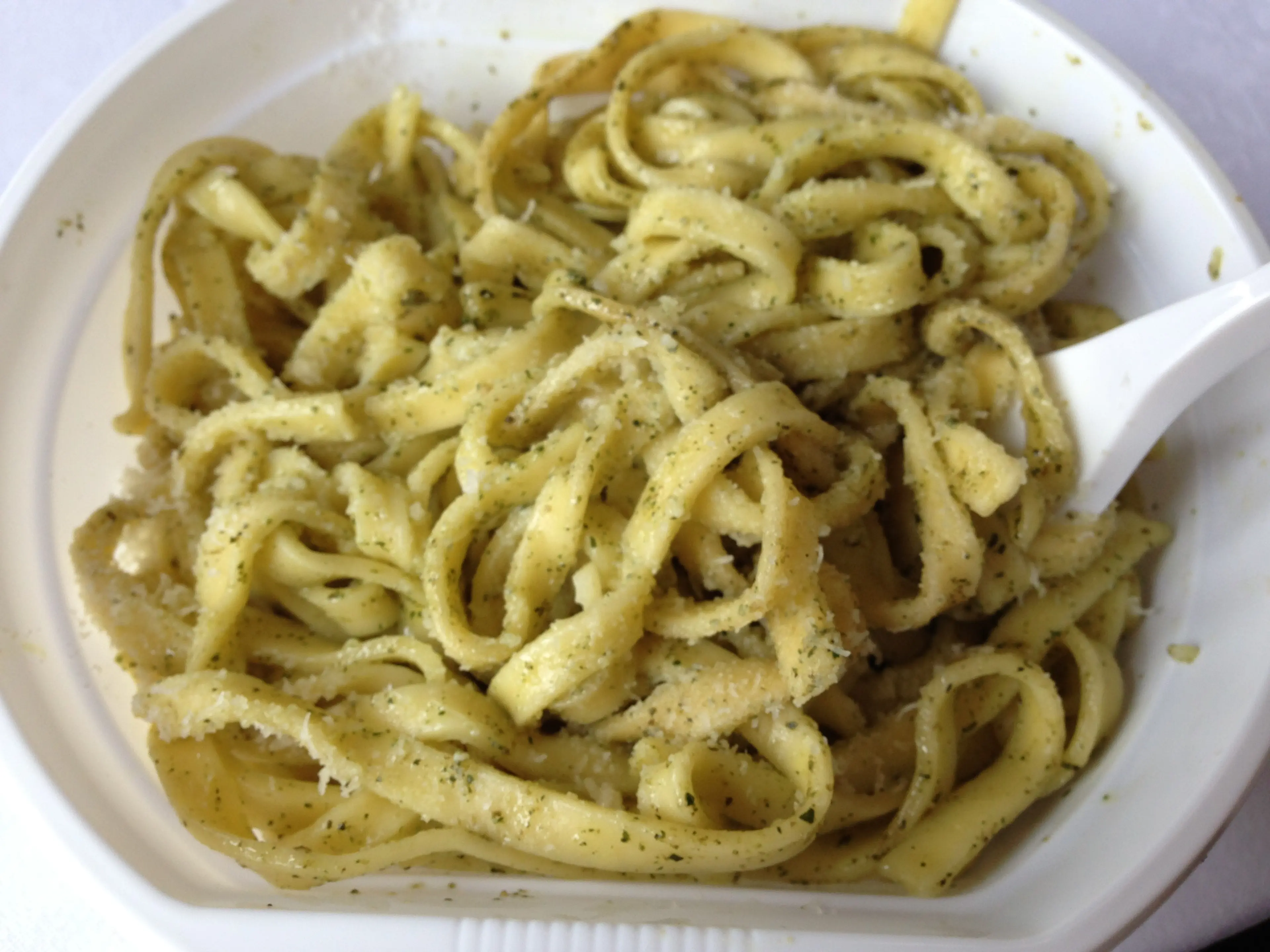 Tagliatelle al pesto