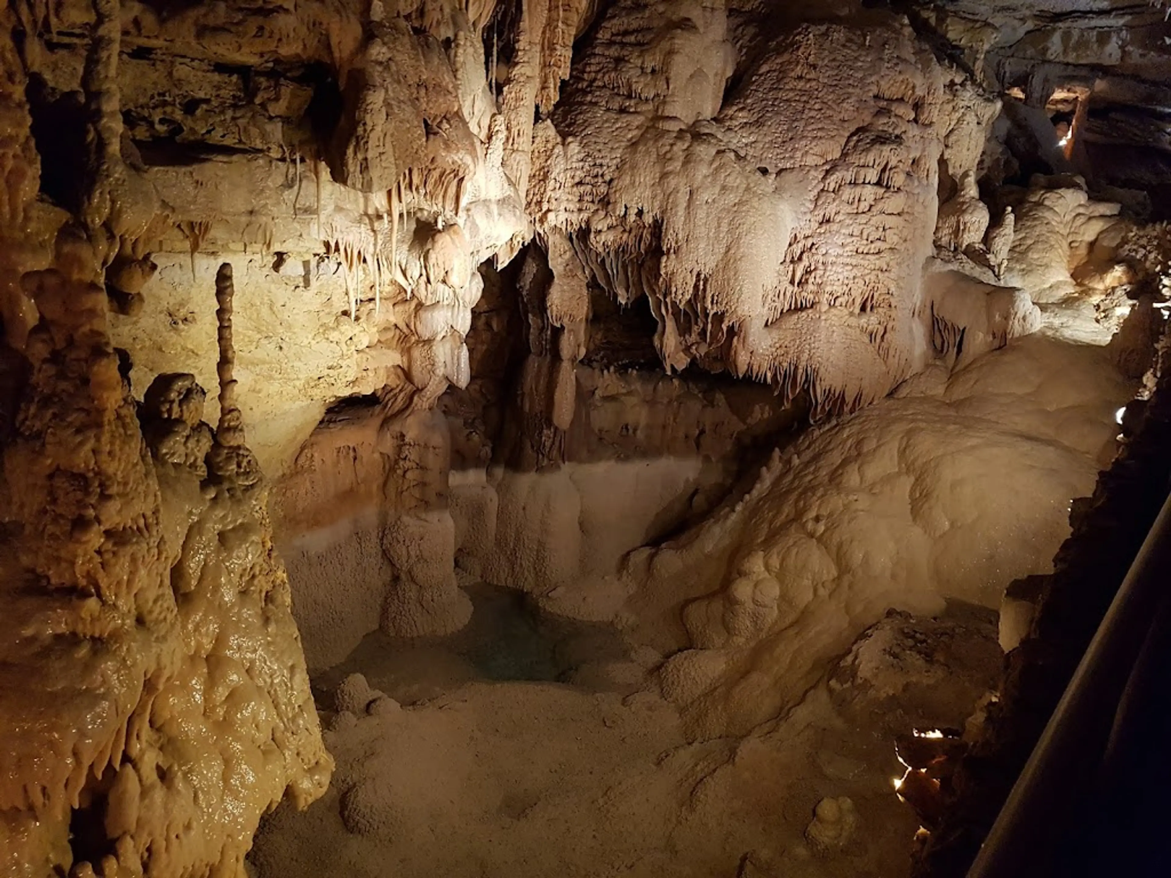 Natural Bridge Caverns