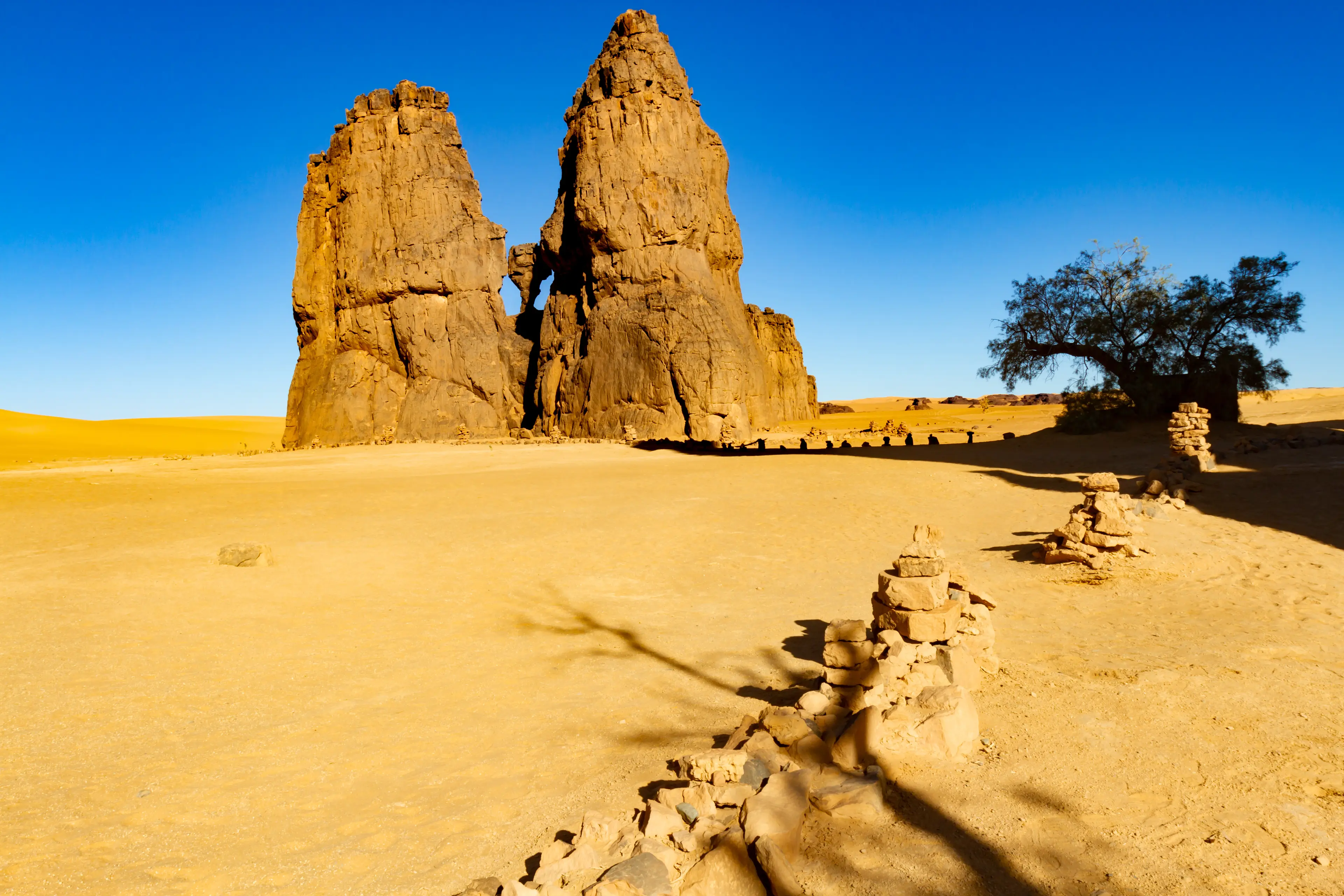 3-Day Tassili n’Ajjer Adventure: An Outdoor Local Experience for Couples