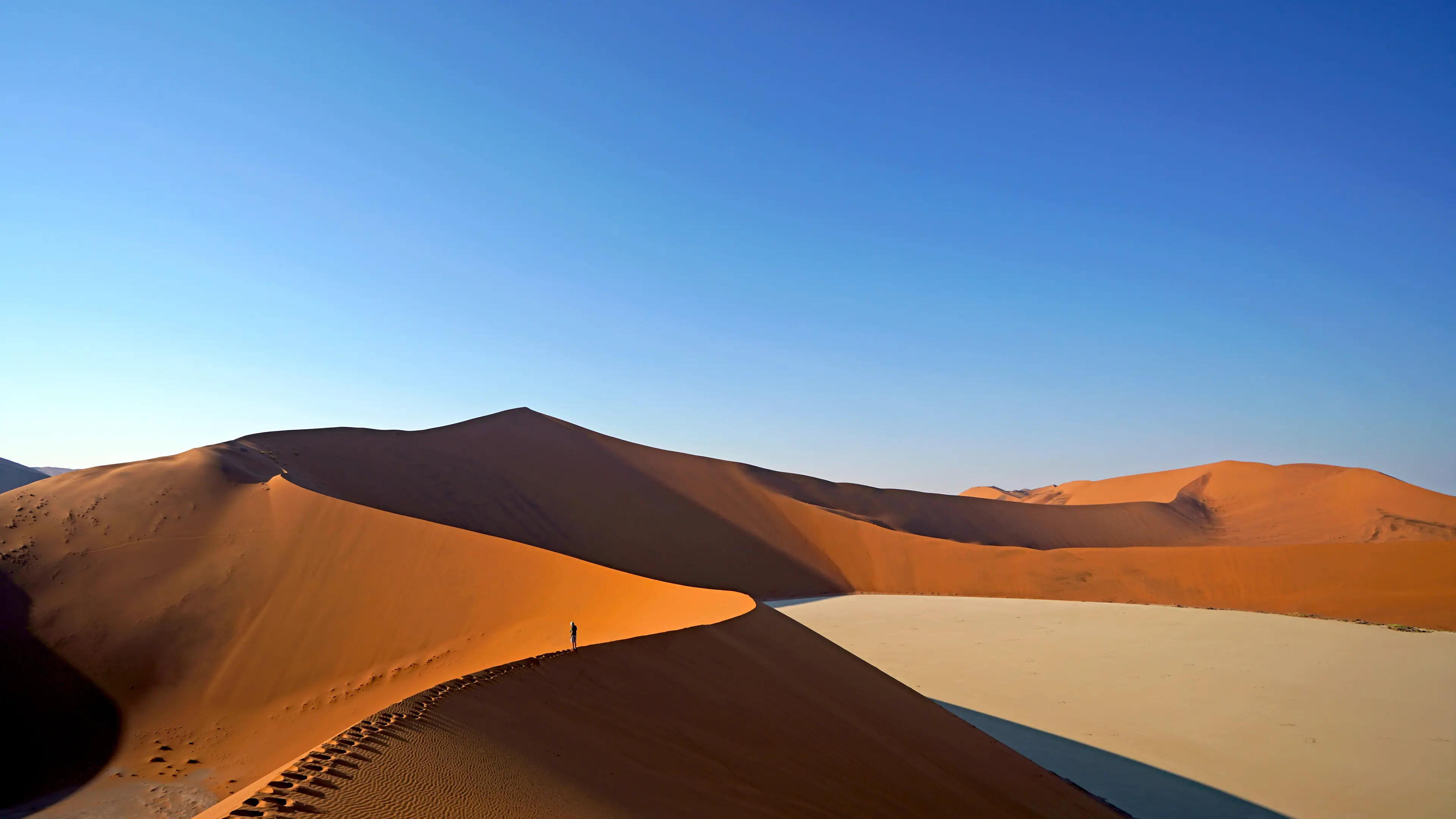 Big Daddy Dune in  Namib-Naukluft National Park