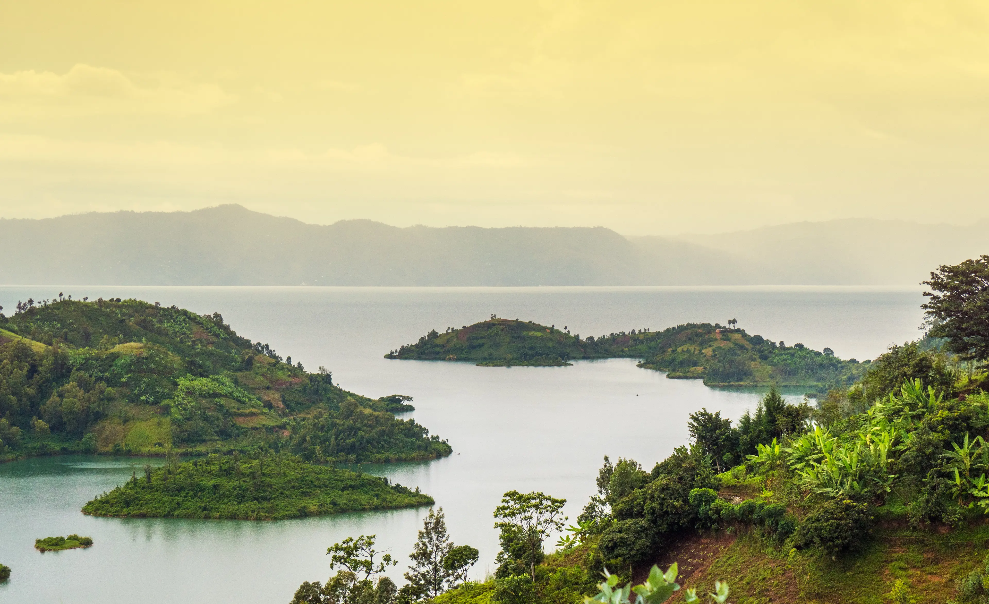 5-Day Adventure and Relaxation Journey in Rwanda with Friends