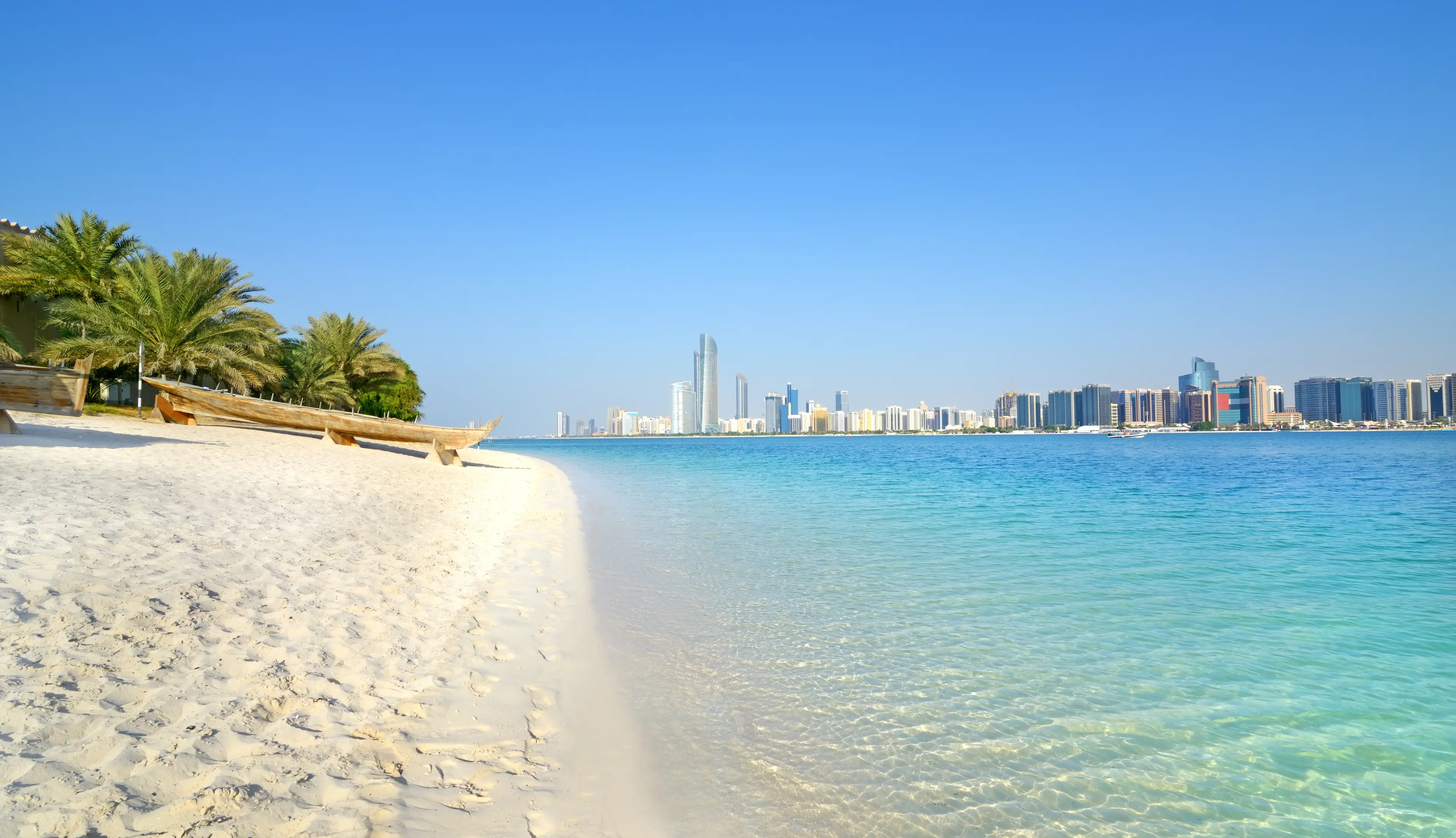 4-Day Local Food, Wine & Outdoor Adventure with Friends in Abu Dhabi