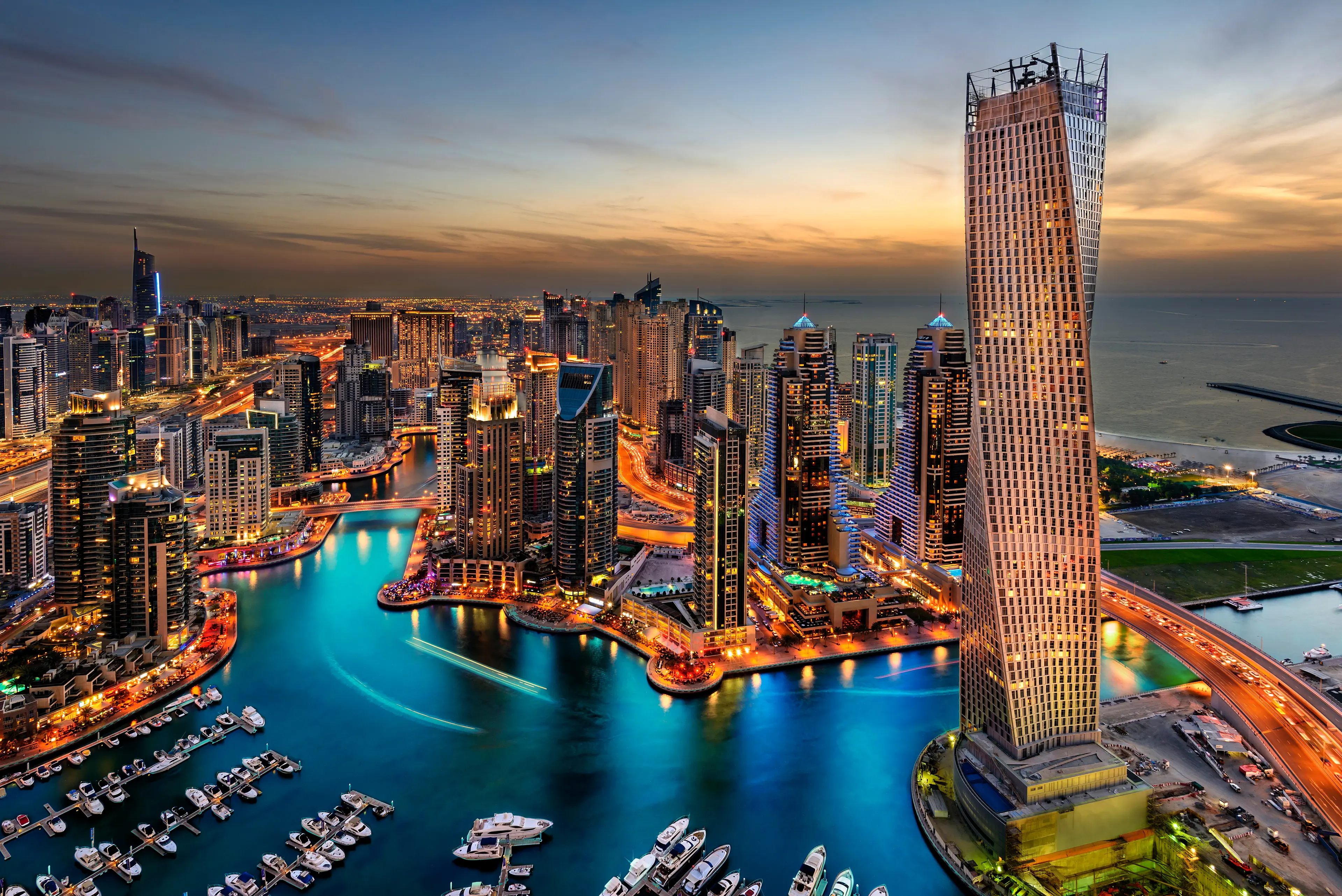 2-Day Dubai Adventure: Outdoor and Shopping Trip with Friends