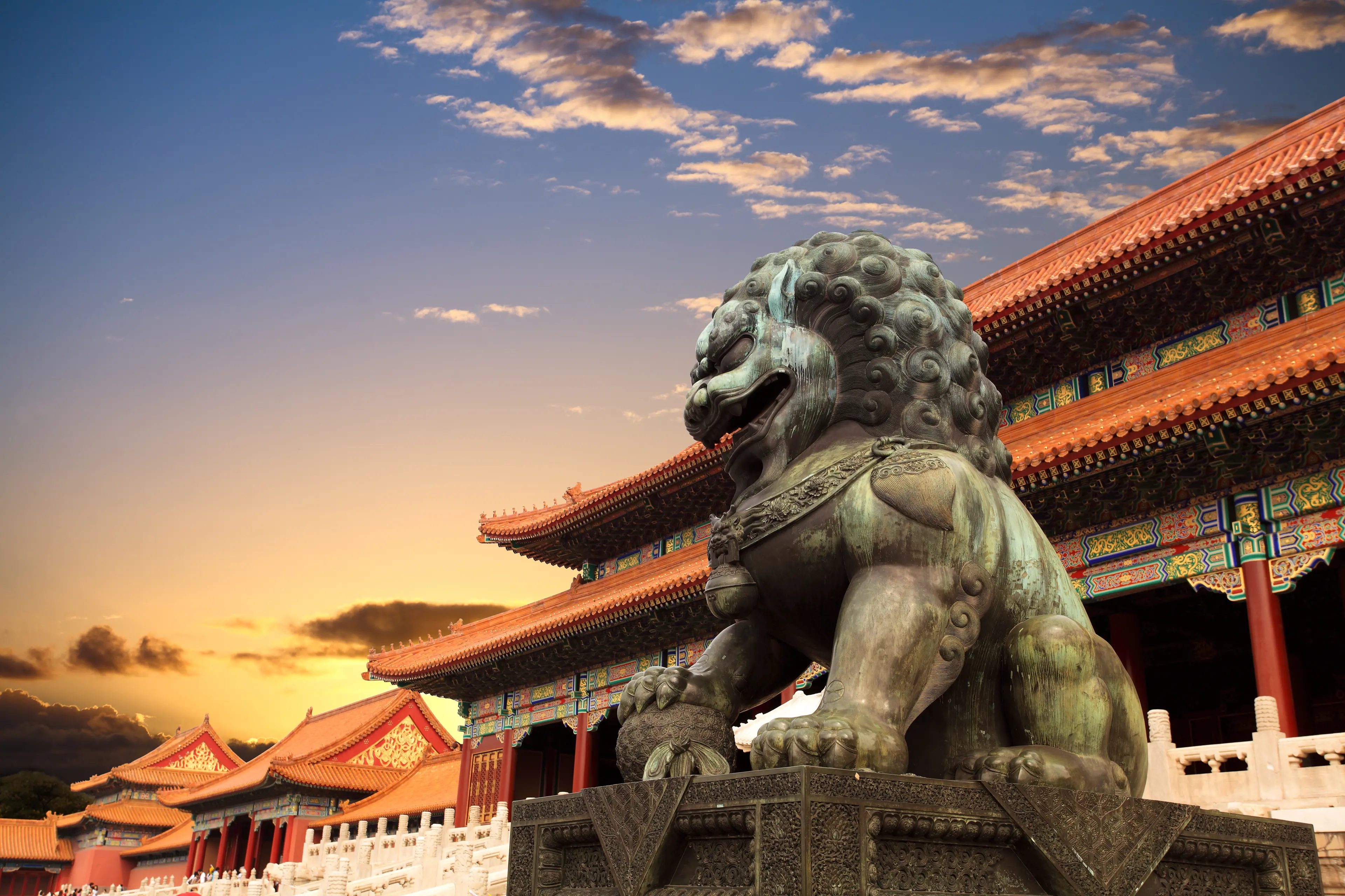 Bronze Lion in the Forbidden City Bronze Lion in the Forbidden City