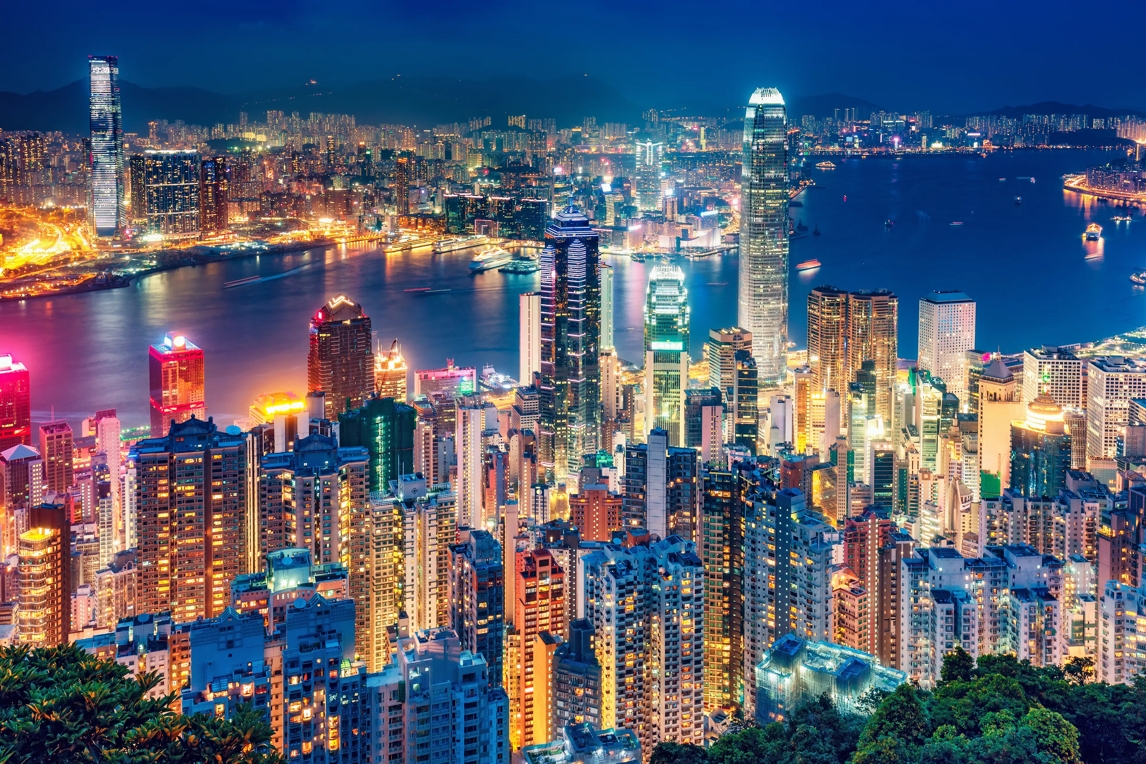 4-Day Hong Kong Adventure: Shopping, Fine Dining & Nightlife with Friends