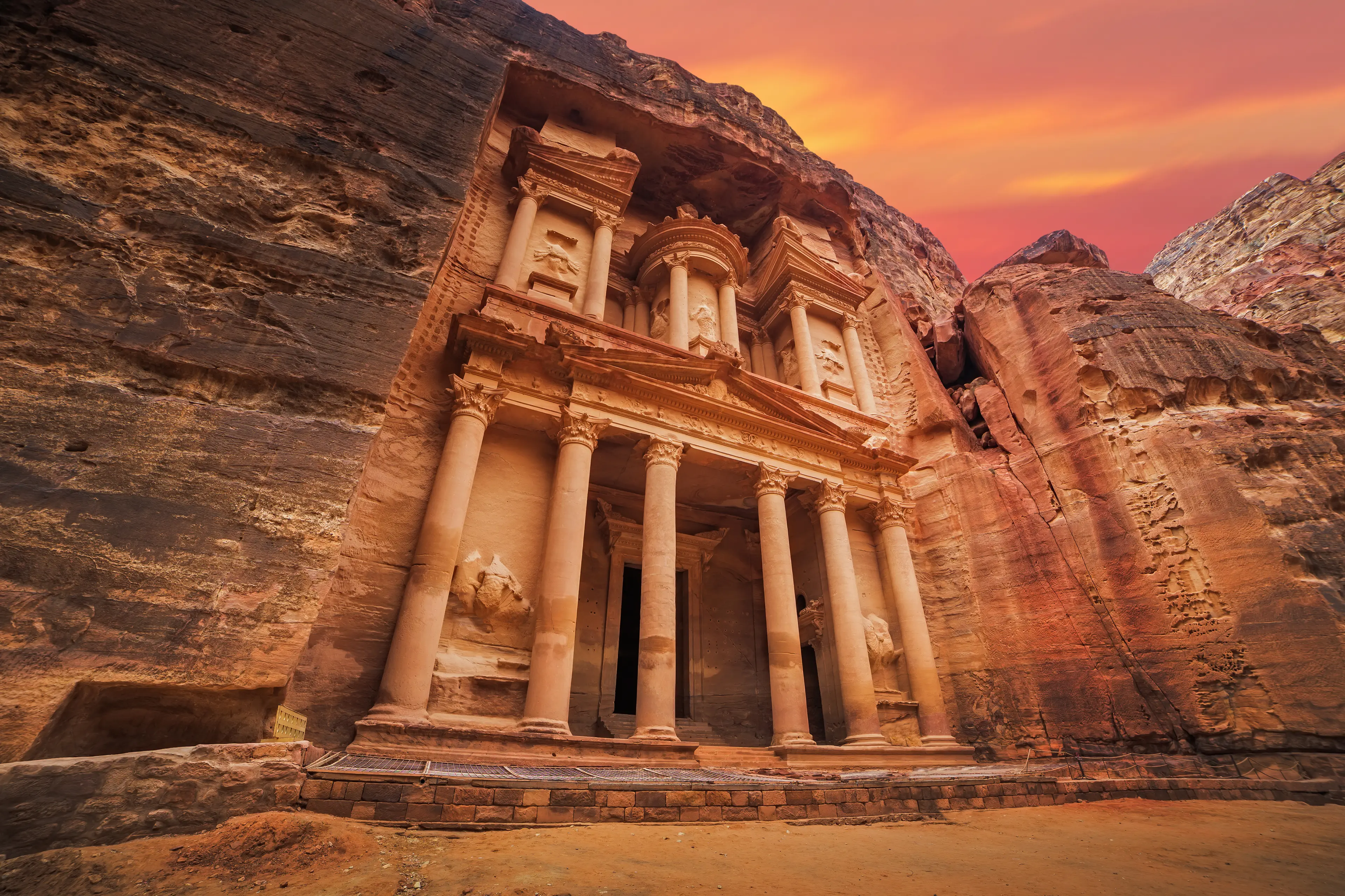 1-Day Offbeat Sightseeing Journey for Couples in Petra, Jordan