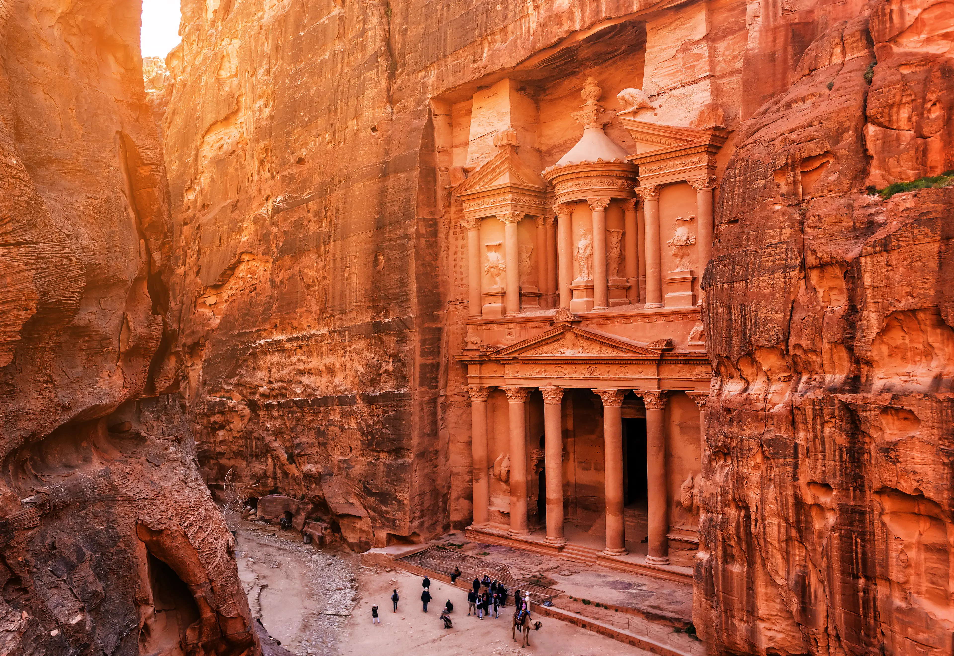 1-Day Petra, Jordan Food and Wine Adventure with Friends
