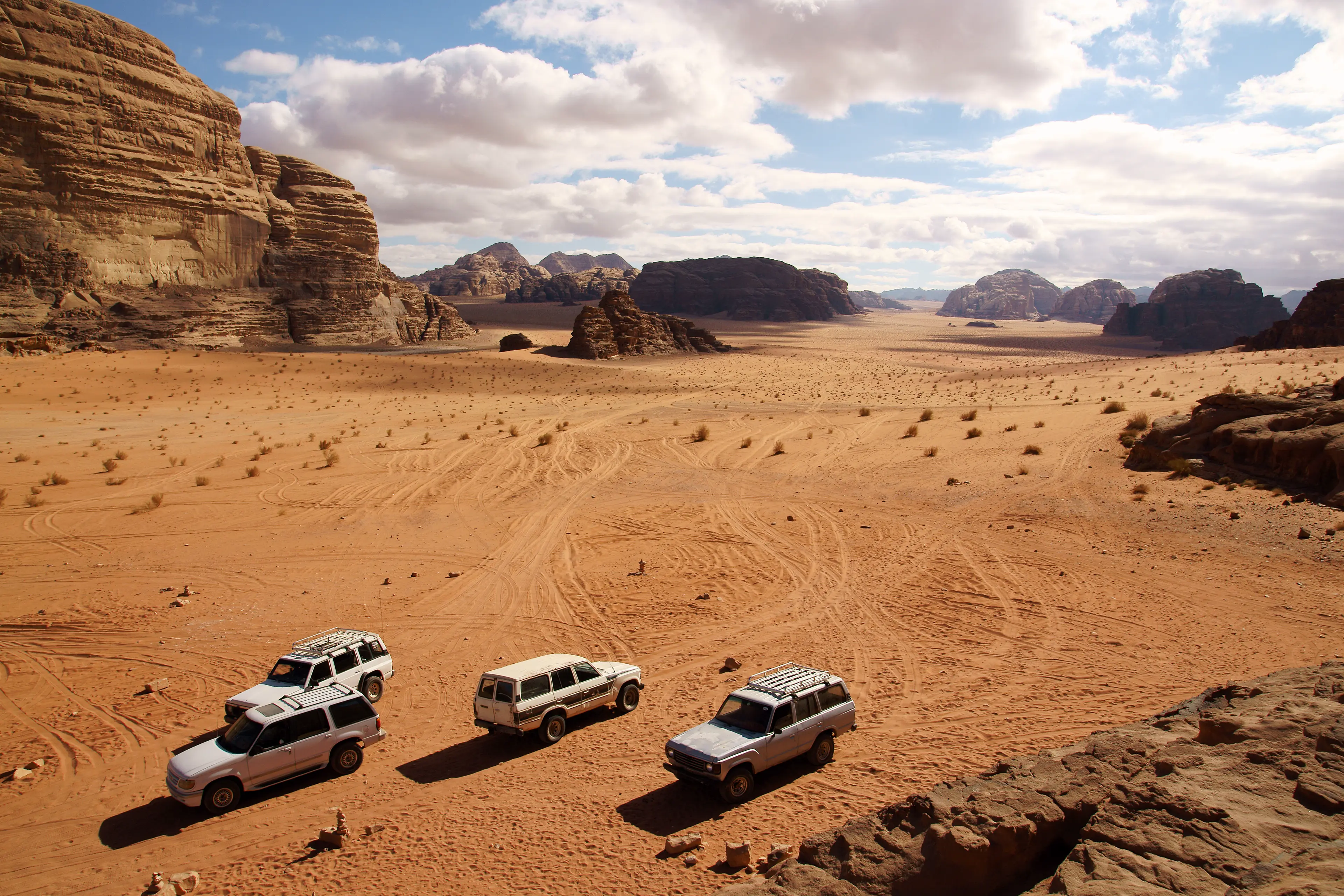 Offroad desert safari cars