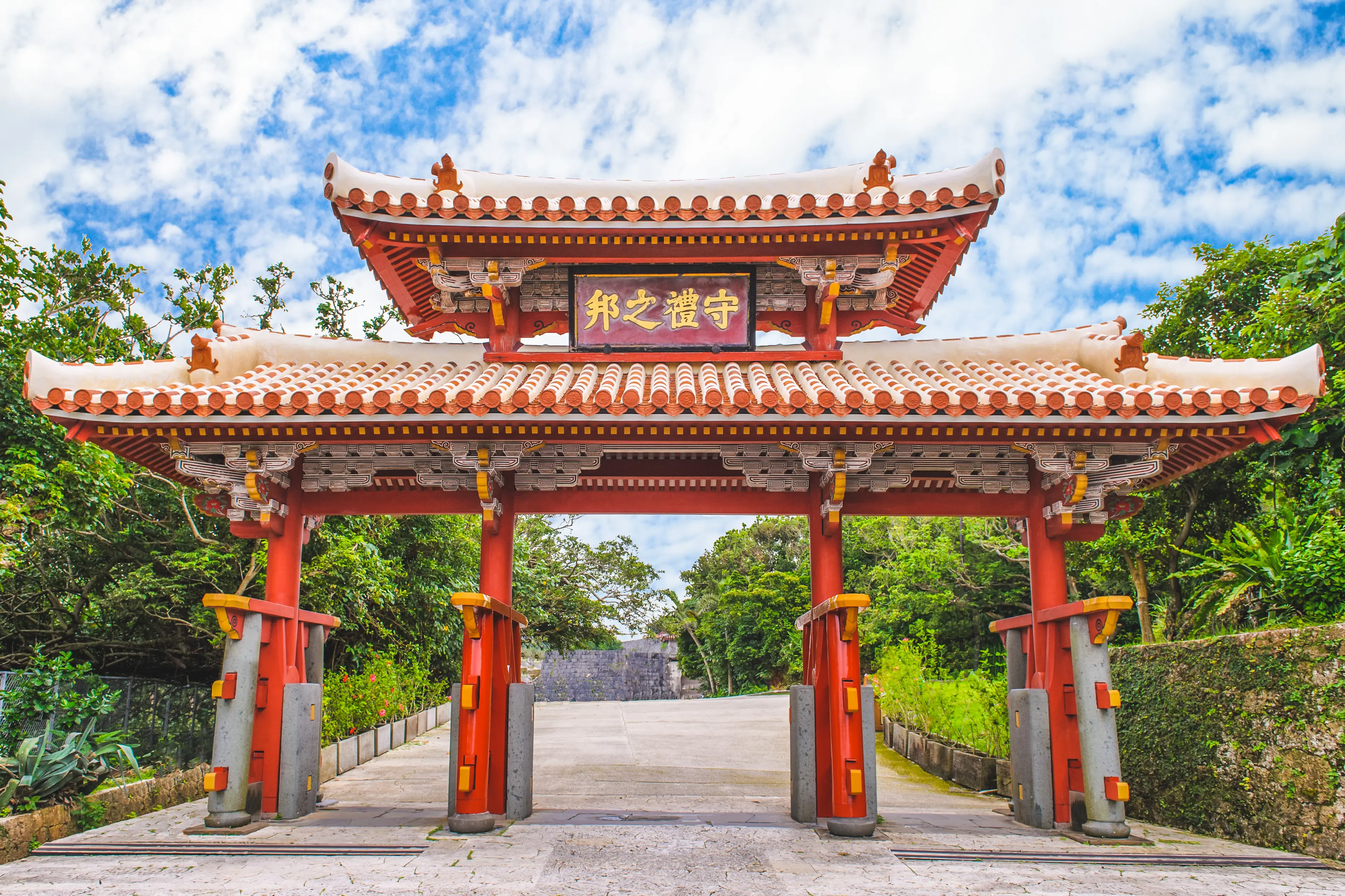 4-Day Solo Adventure: Okinawa Sightseeing and Food & Wine Experience
