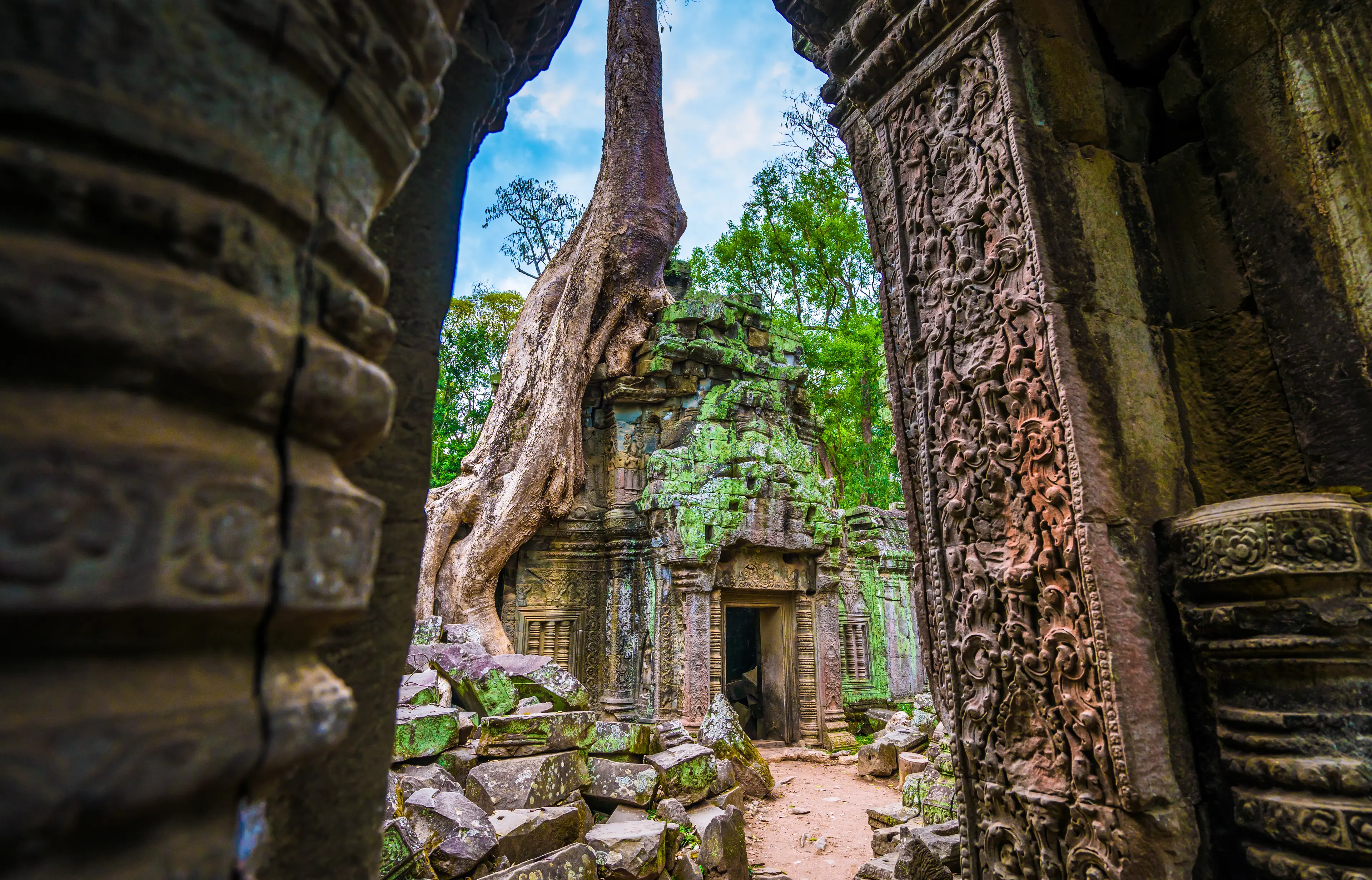 Ta Prohm, entrance to the world famous heritage site
