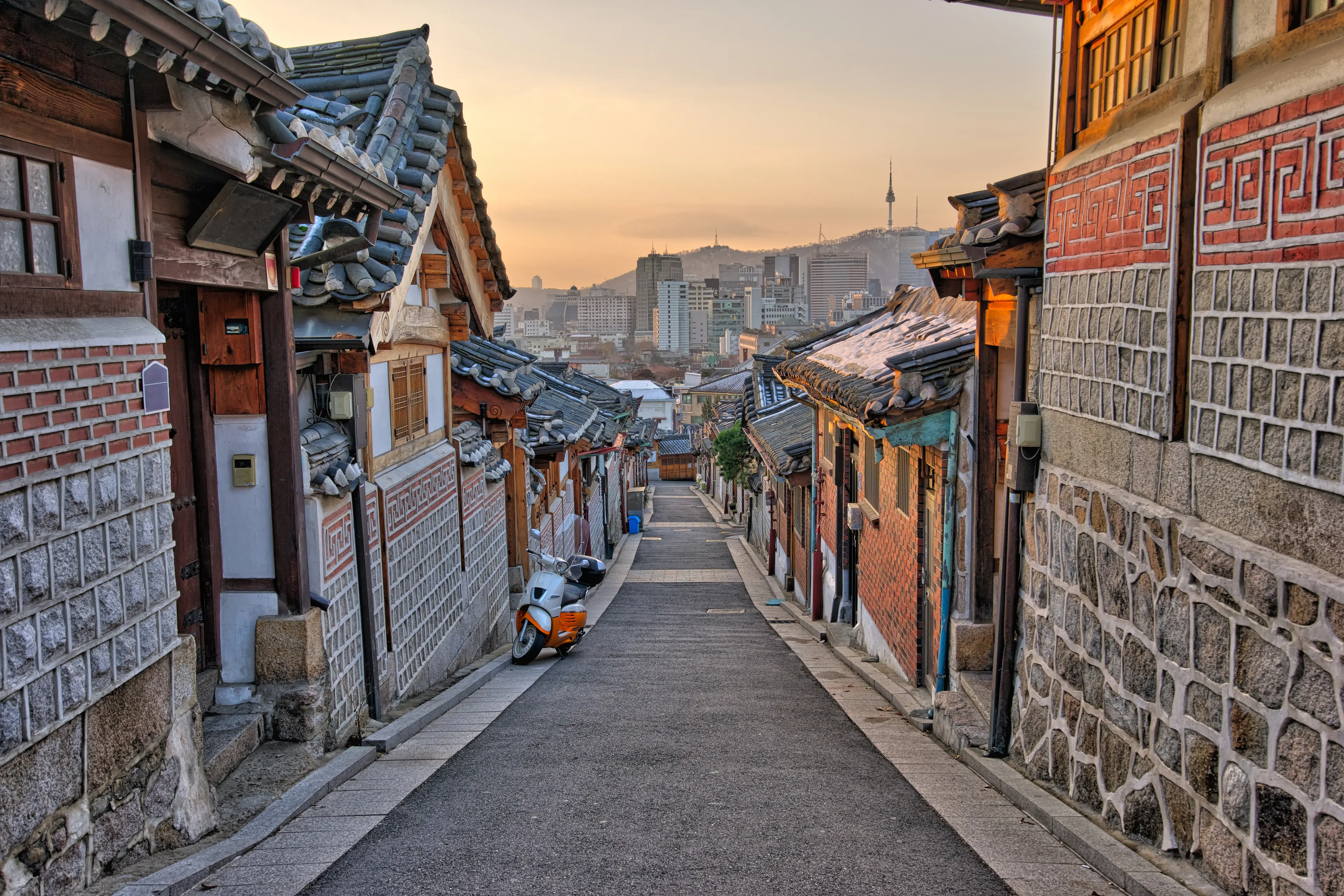 3-Day Local Seoul Experience: Sightseeing and Relaxation with Friends