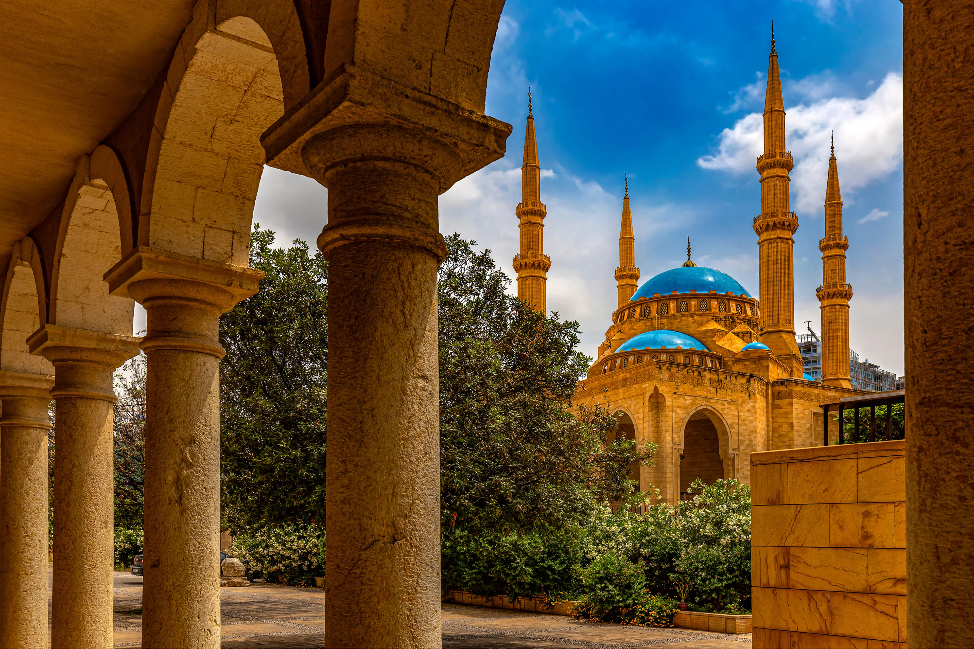 Cloisters of Saint George Greek Orthodox Cathedral and Mohammad Al-Amim Mosque