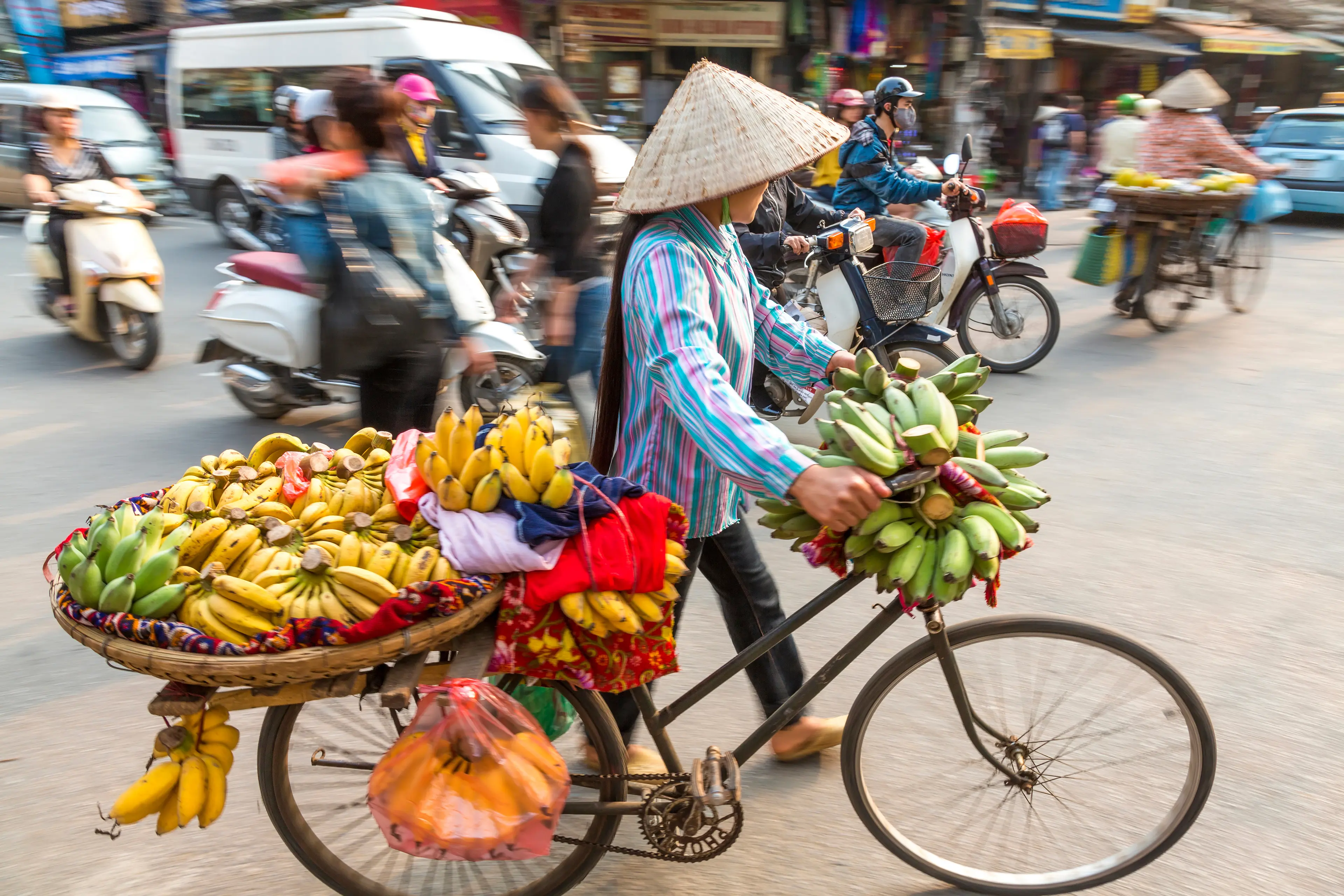 Solo 3-Day Local Experience in Hanoi: Shopping, Food, Wine, and Sightseeing